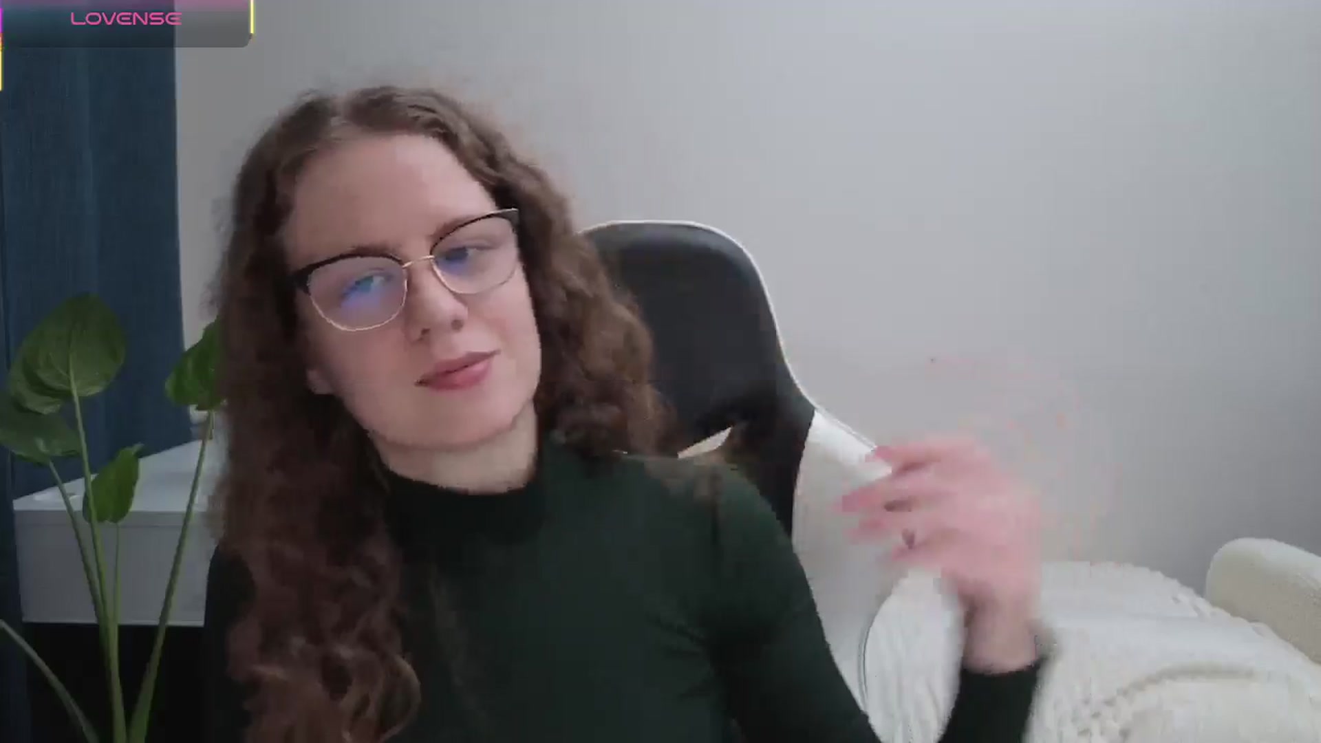 Gallery image thumbnail from BlueFlowerr's myfreecams stream on, 11/13/2025, 22:01 image 10 of 20