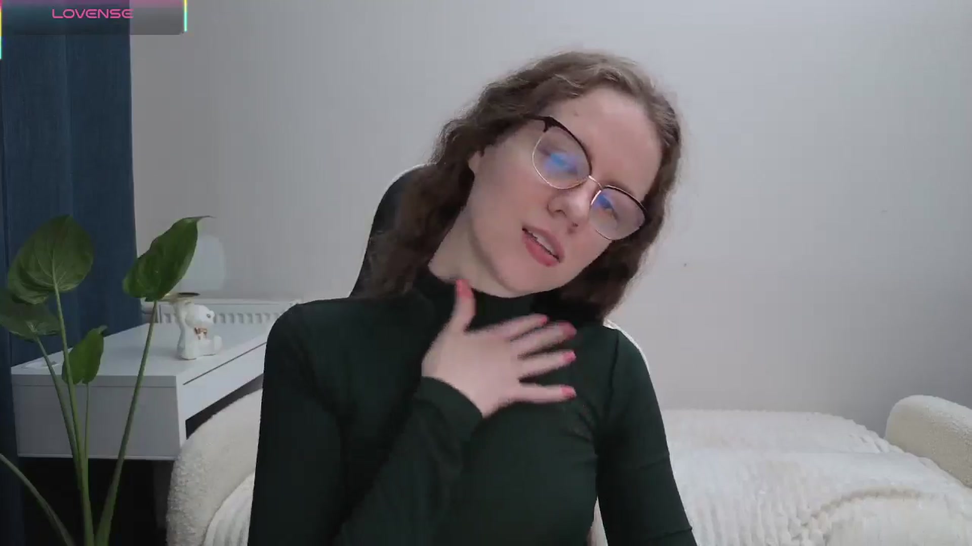 Gallery image thumbnail from BlueFlowerr's myfreecams stream on, 11/13/2025, 22:01 image 5 of 20