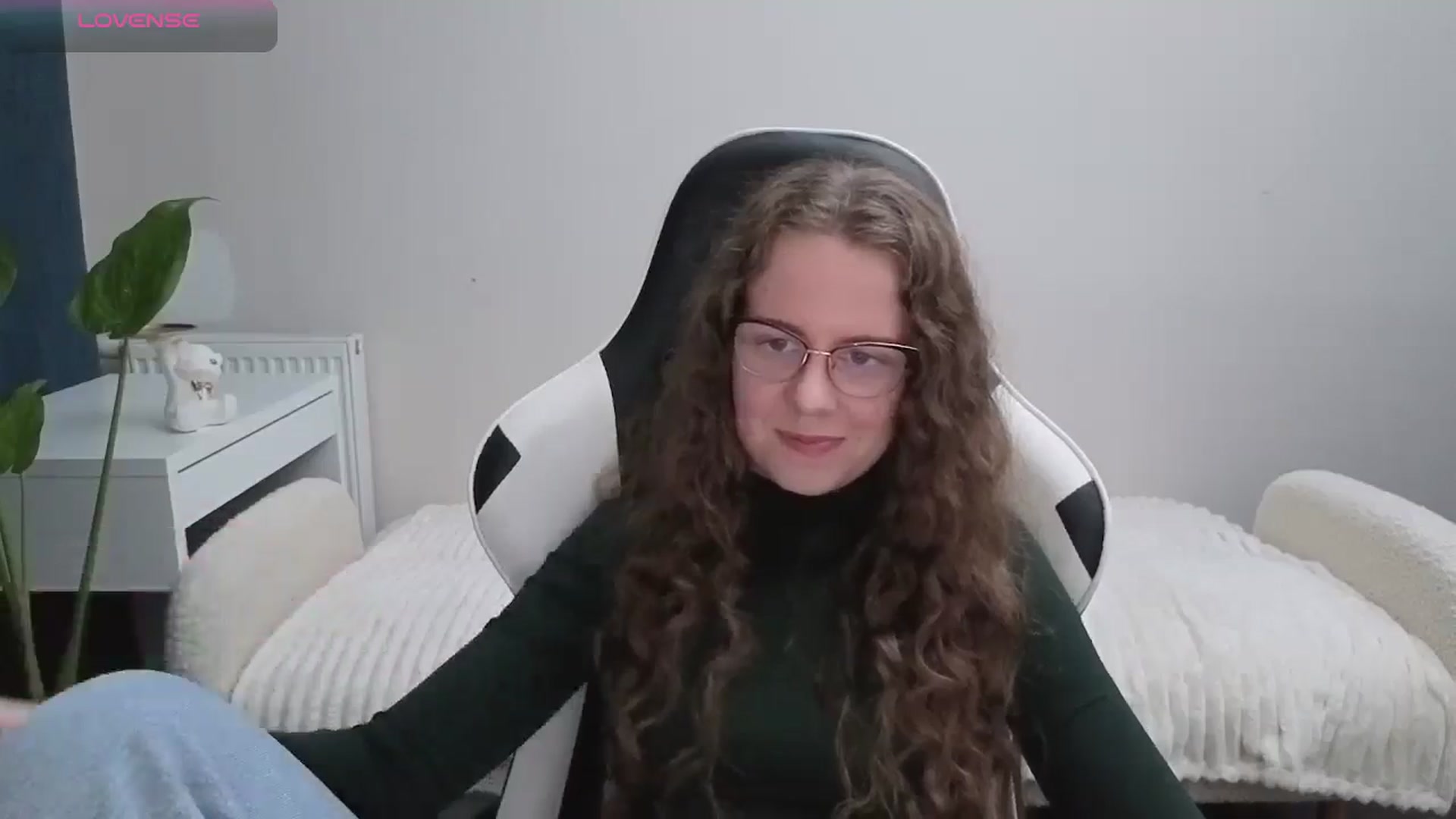 Gallery image thumbnail from BlueFlowerr's myfreecams stream on, 11/14/2025, 24:11 image 17 of 20