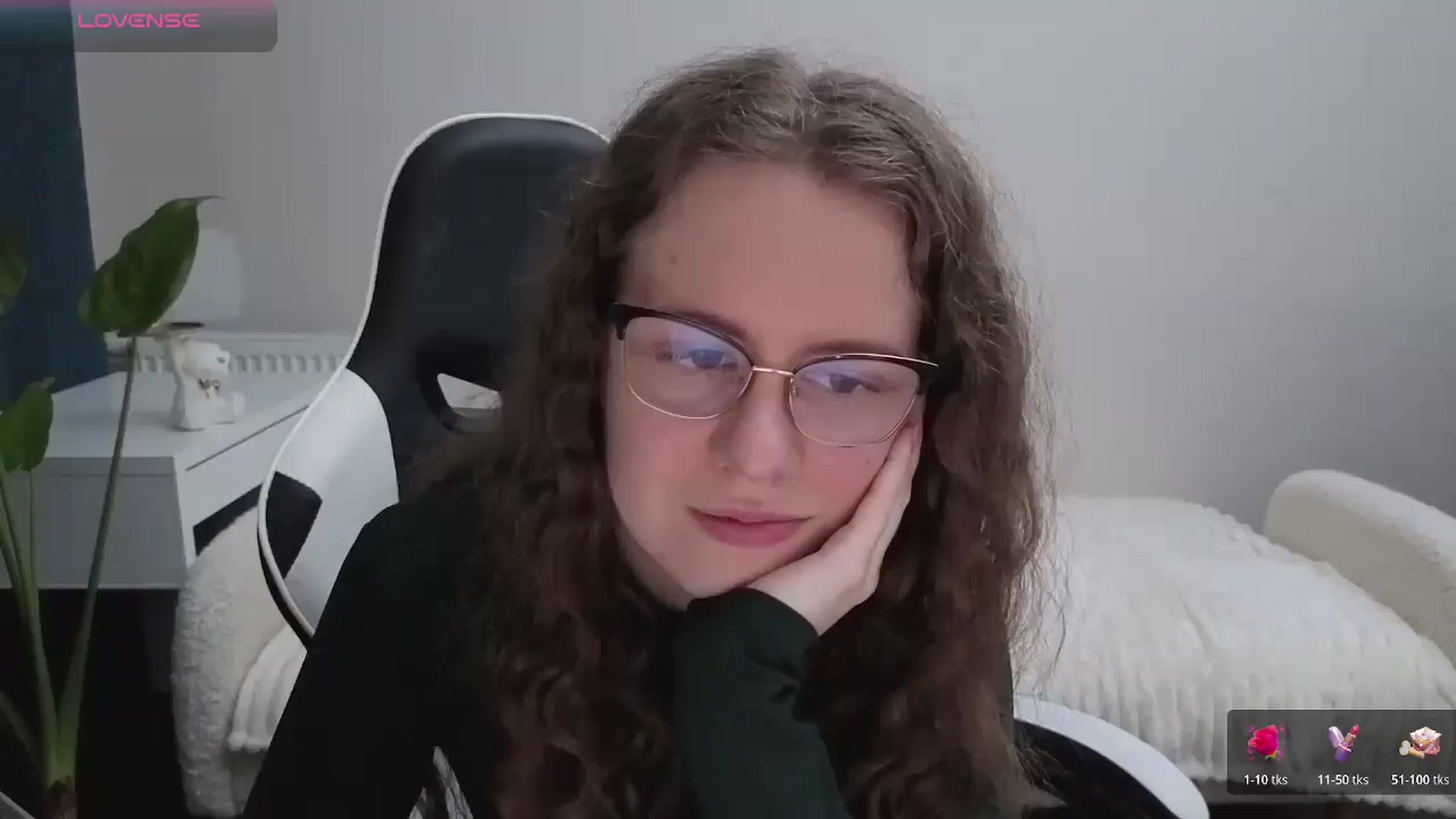 Gallery image thumbnail from BlueFlowerr's myfreecams stream on, 11/14/2025, 24:11 image 7 of 20