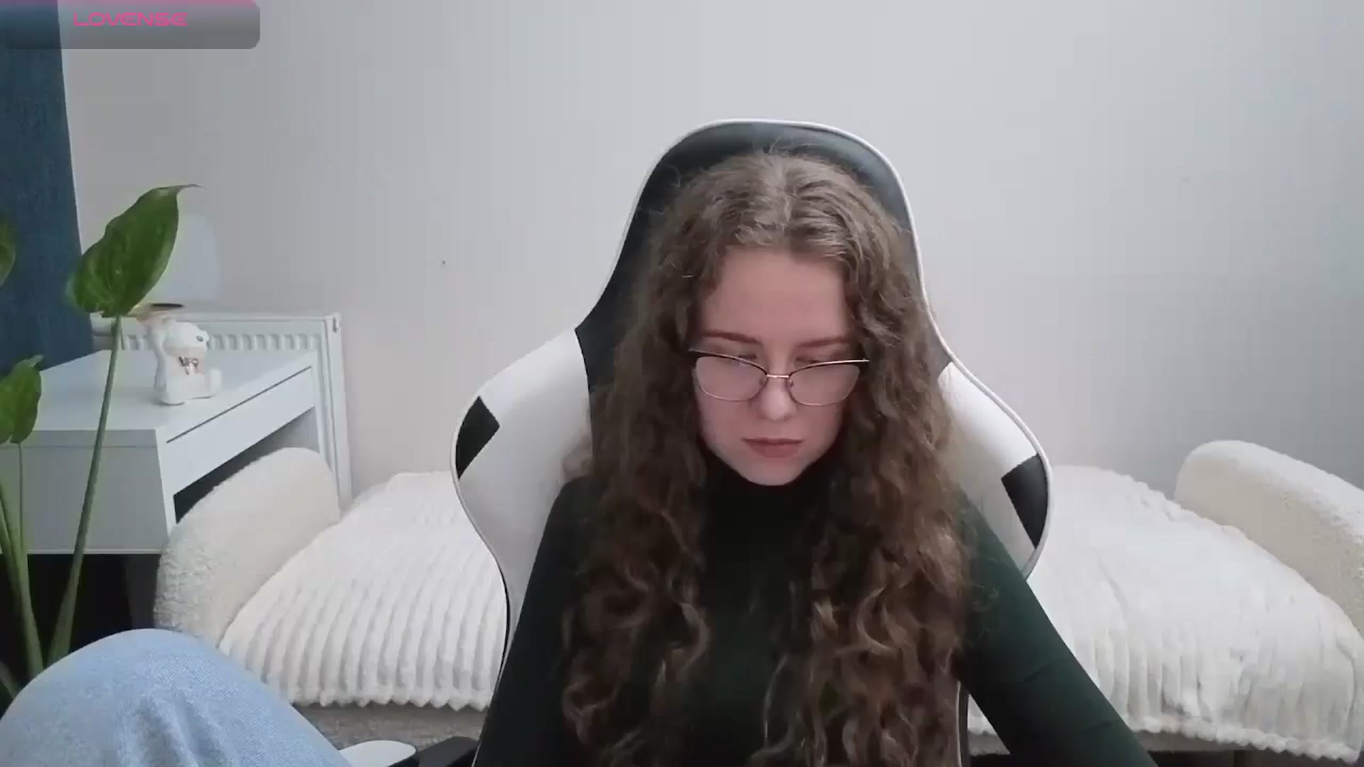 Gallery image thumbnail from BlueFlowerr's myfreecams stream on, 11/14/2025, 24:11 image 16 of 20