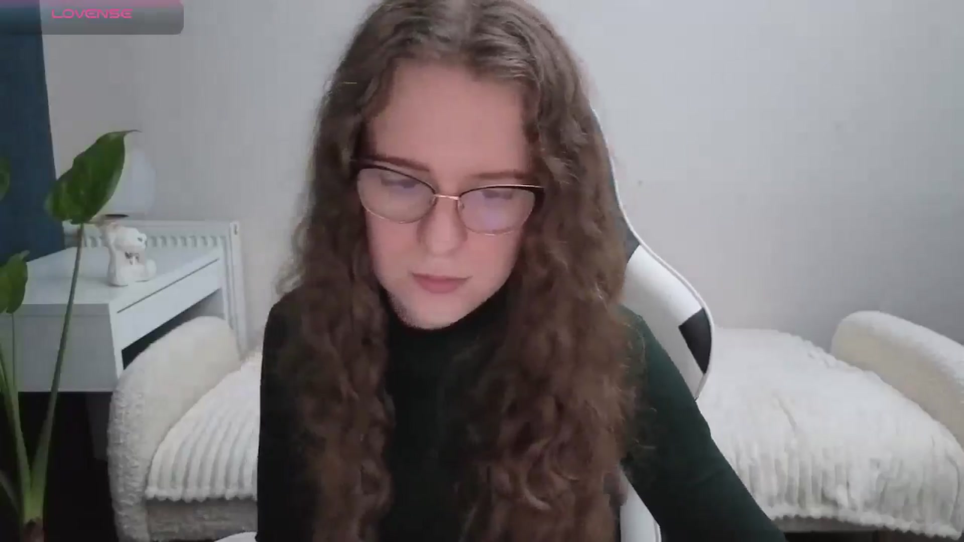 Gallery image thumbnail from BlueFlowerr's myfreecams stream on, 11/14/2025, 24:11 image 18 of 20