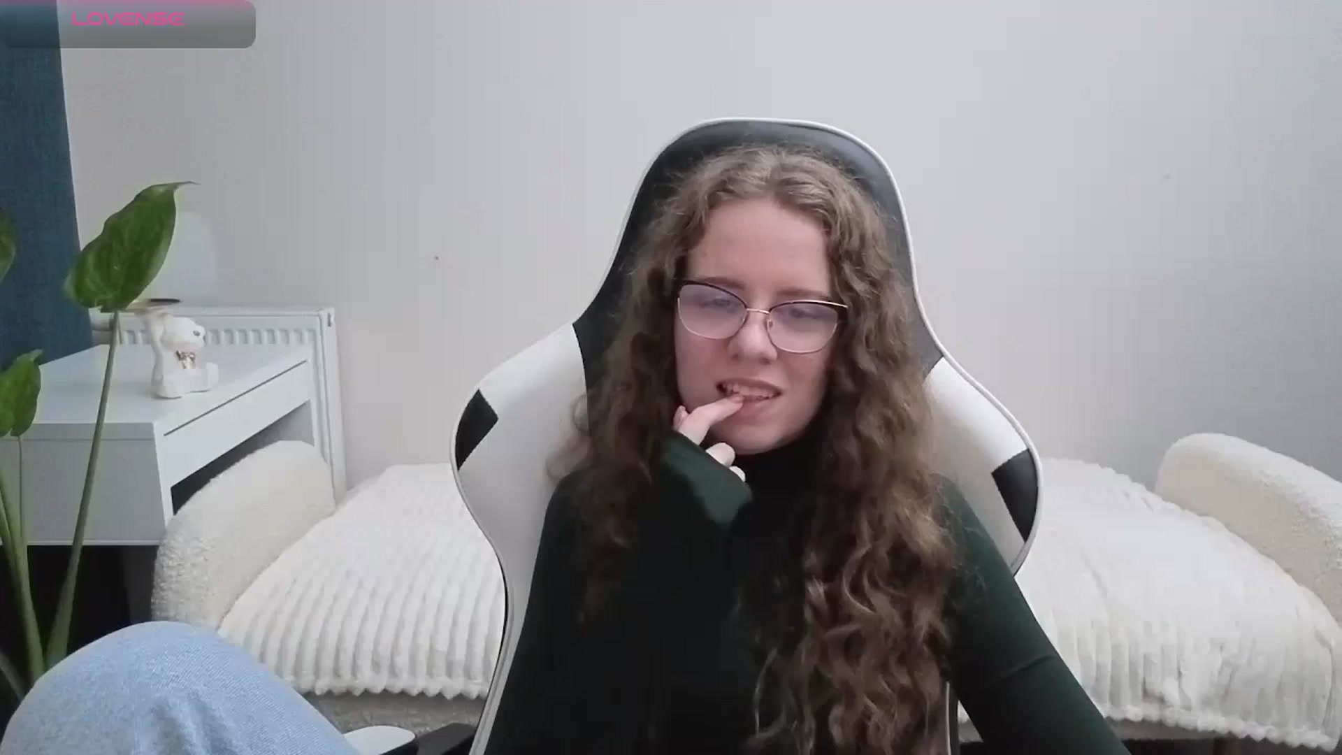 Gallery image thumbnail from BlueFlowerr's myfreecams stream on, 11/14/2025, 24:11 image 15 of 20
