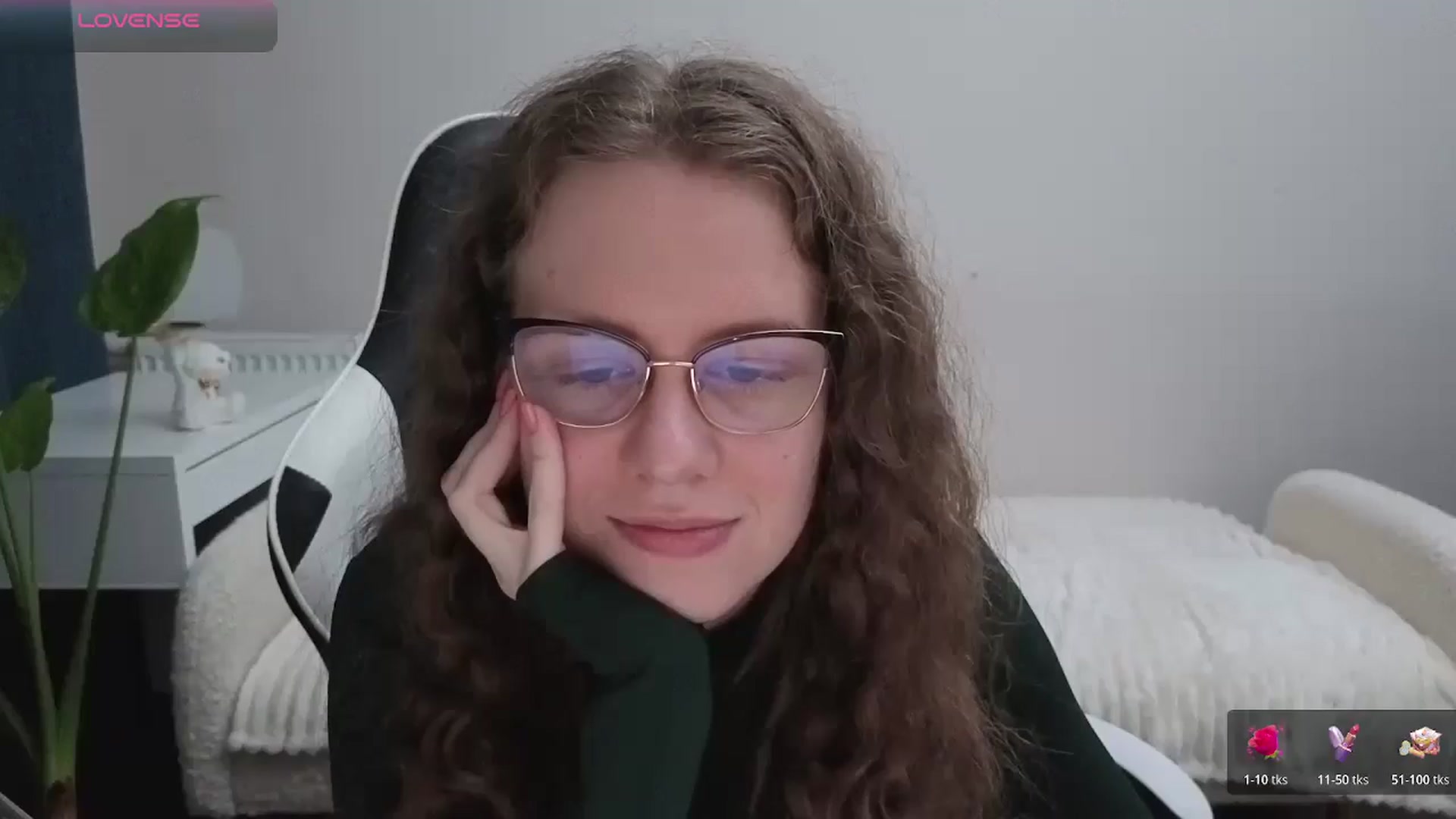 Gallery image thumbnail from BlueFlowerr's myfreecams stream on, 11/14/2025, 24:11 image 6 of 20
