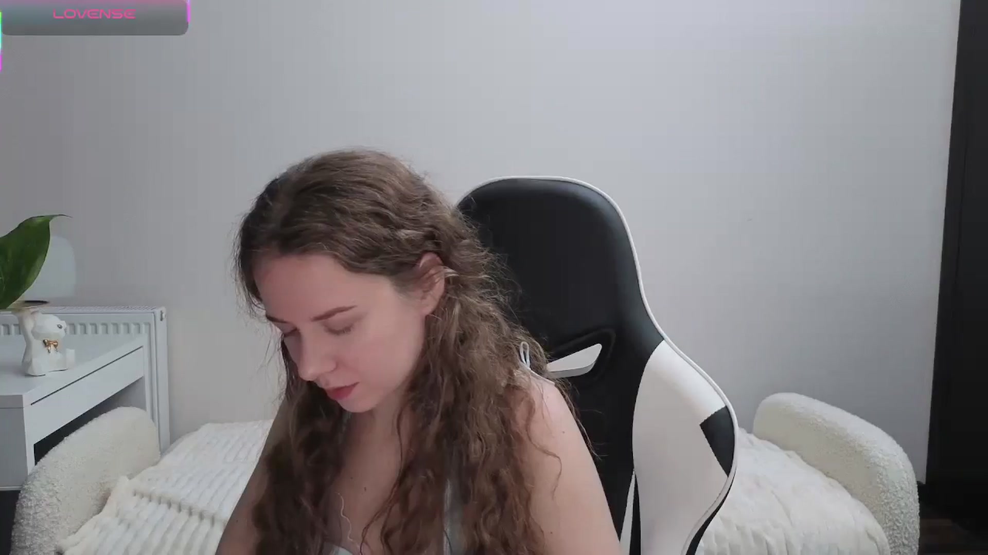 Gallery image thumbnail from BlueFlowerr's myfreecams stream on, 11/14/2025, 21:20 image 19 of 20