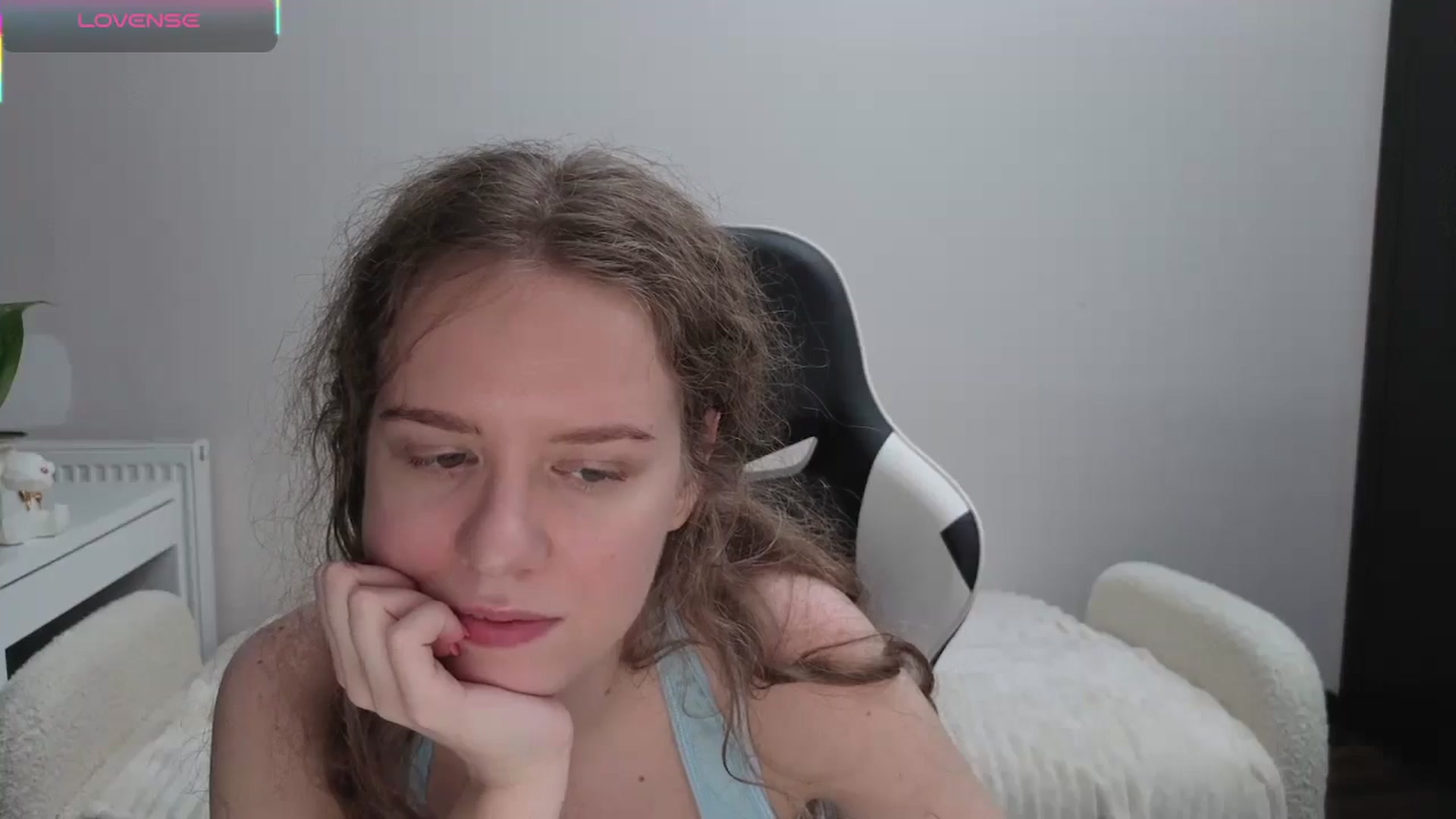 Gallery image thumbnail from BlueFlowerr's myfreecams stream on, 11/14/2025, 22:38 image 19 of 20