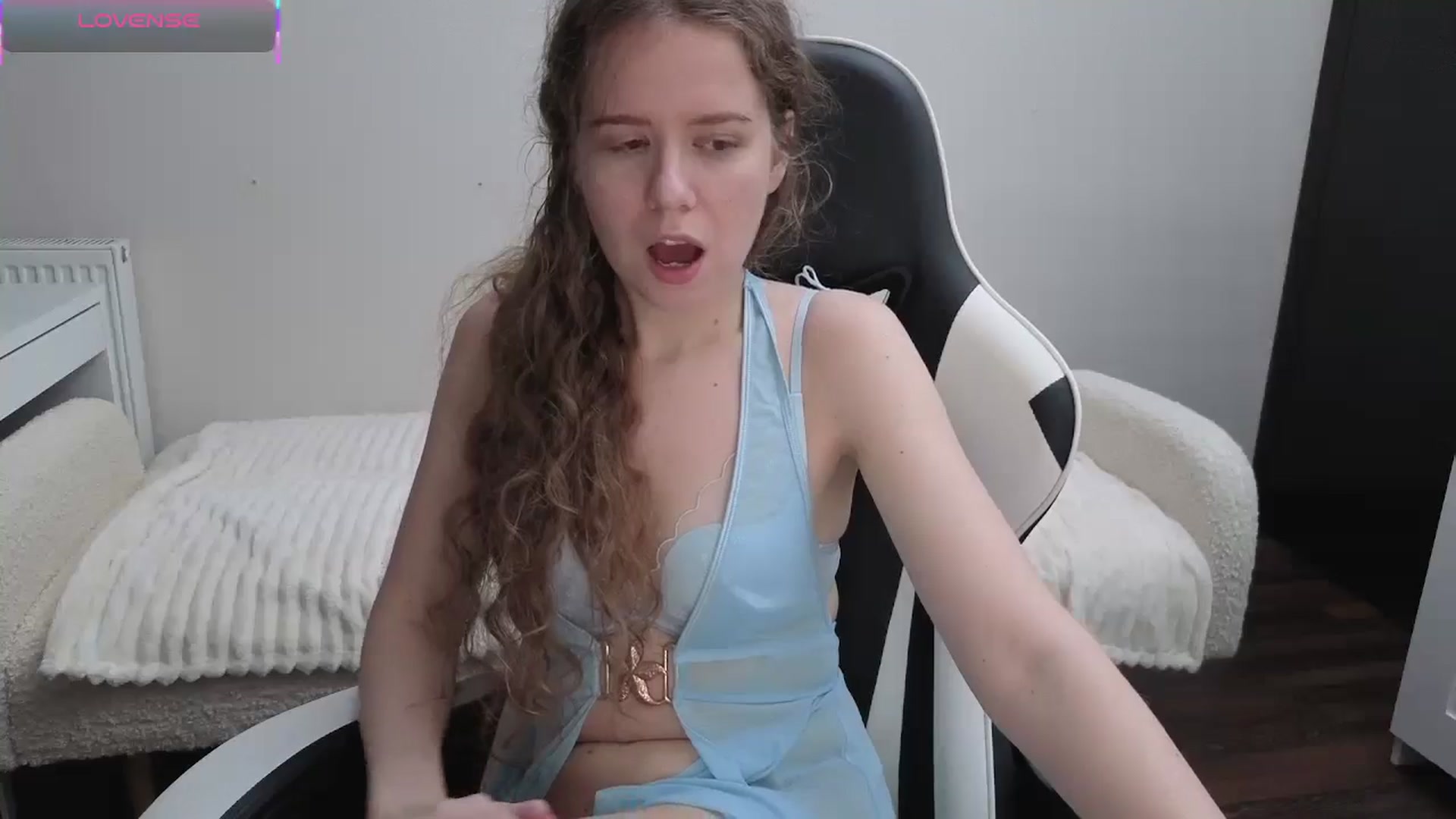 Gallery image thumbnail from BlueFlowerr's myfreecams stream on, 11/15/2025, 01:22 image 6 of 20