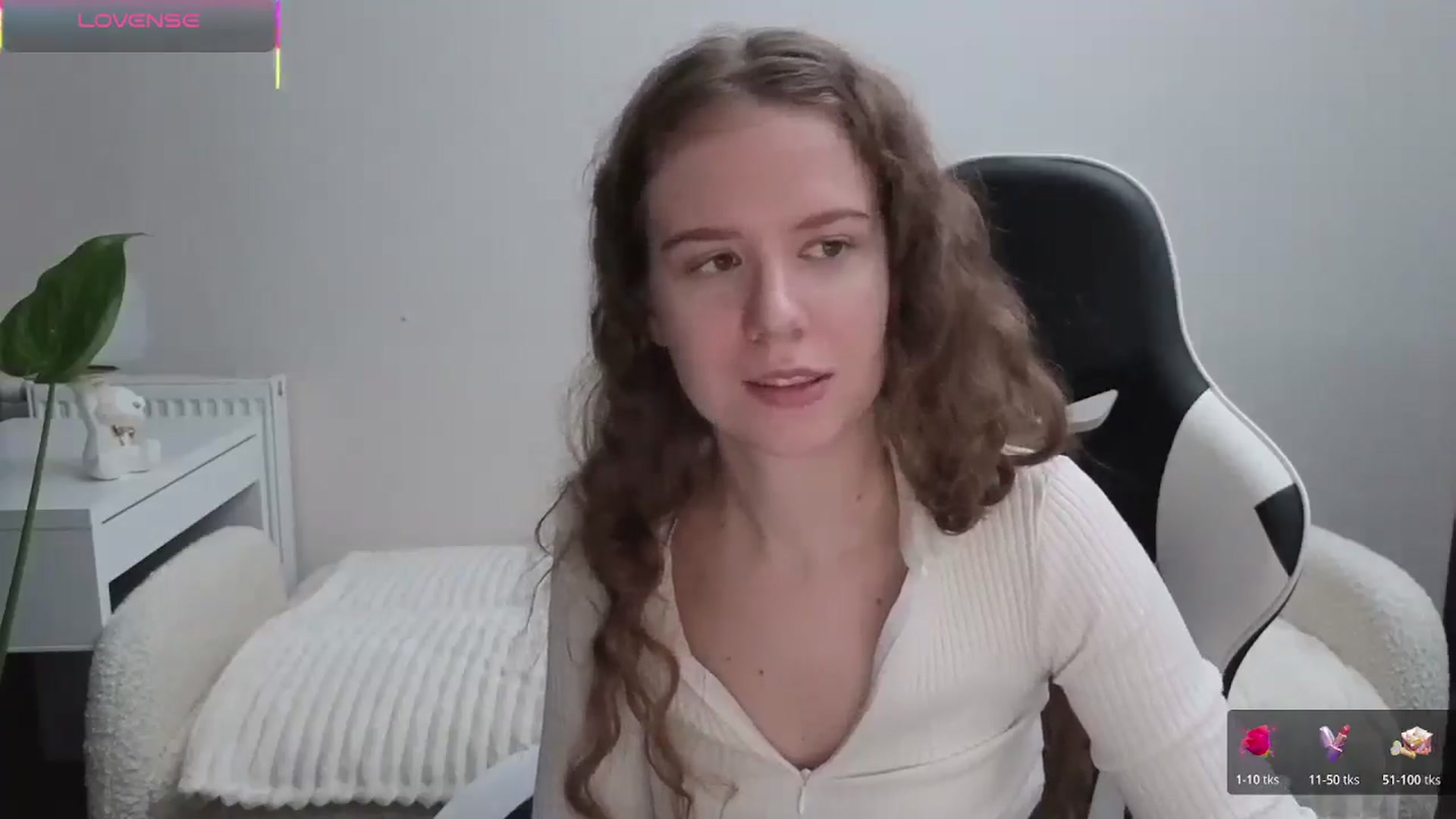 Gallery image thumbnail from BlueFlowerr's myfreecams stream on, 11/15/2025, 18:33 image 14 of 20