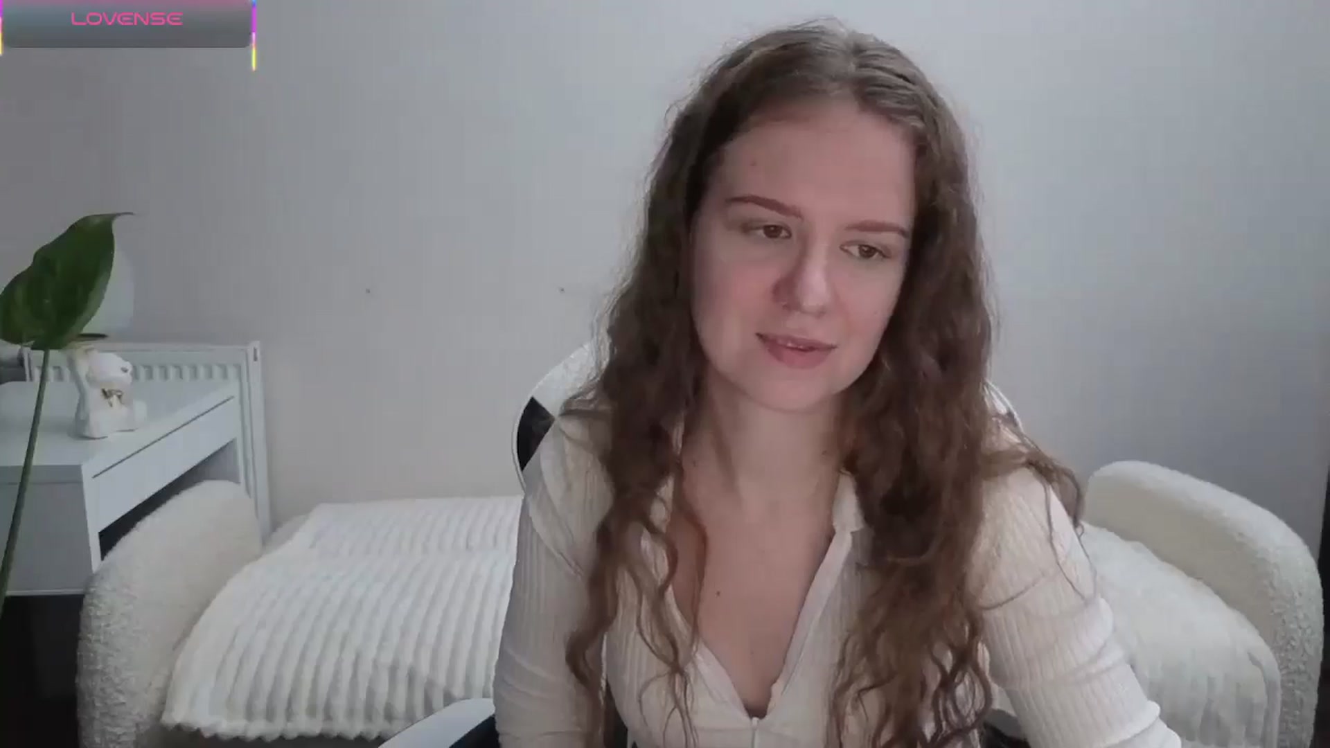 Gallery image thumbnail from BlueFlowerr's myfreecams stream on, 11/15/2025, 18:33 image 19 of 20