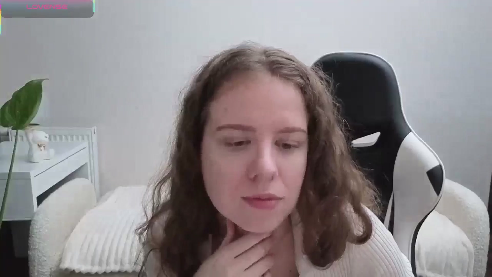 Gallery image thumbnail from BlueFlowerr's myfreecams stream on, 11/15/2025, 18:33 image 16 of 20