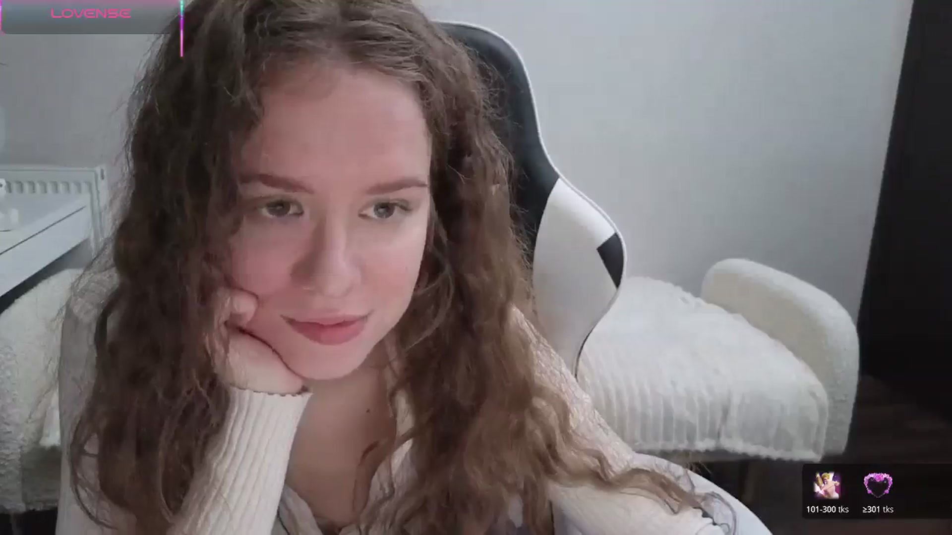 Gallery image thumbnail from BlueFlowerr's myfreecams stream on, 11/15/2025, 19:48 image 10 of 20