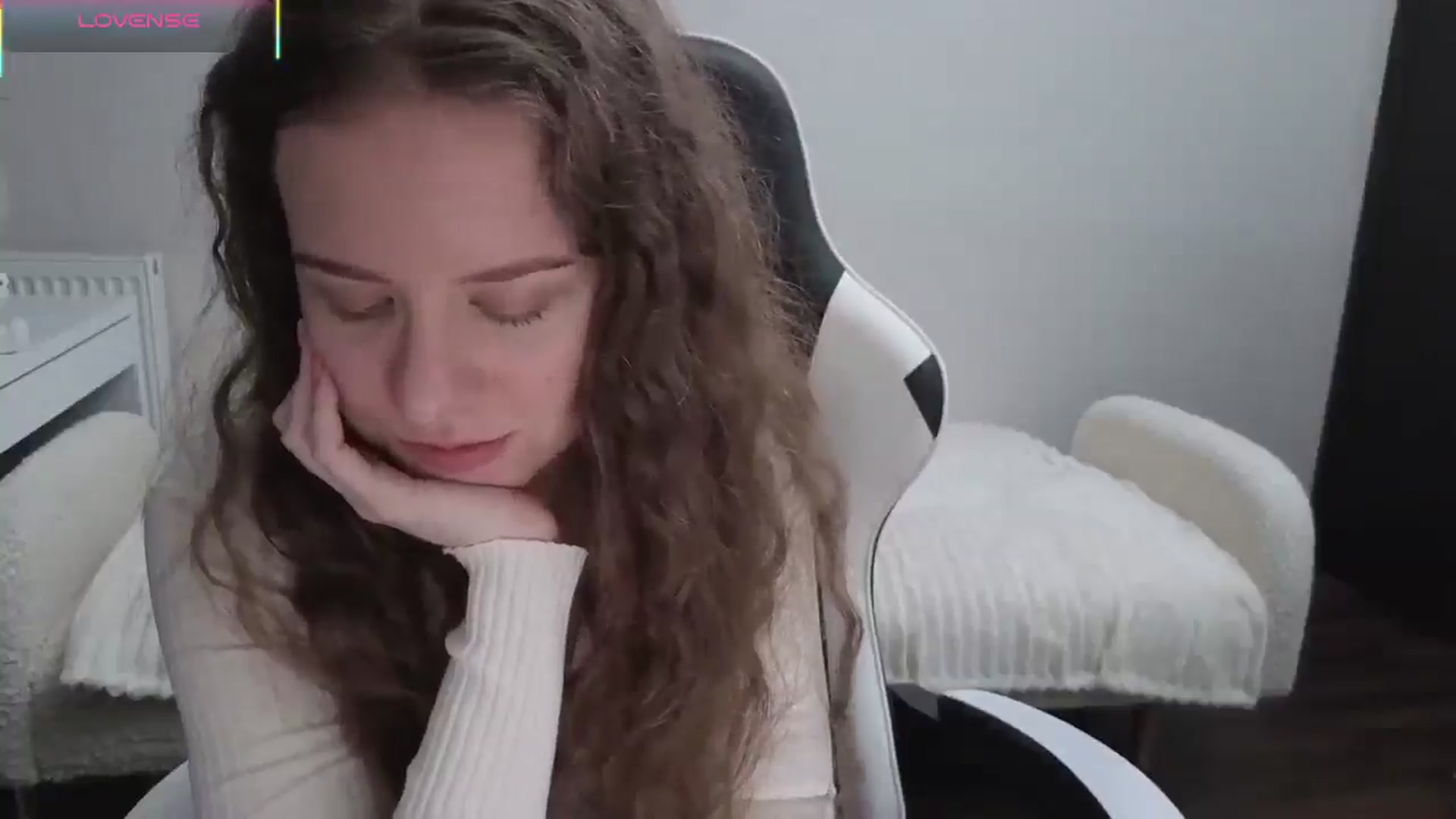 Gallery image thumbnail from BlueFlowerr's myfreecams stream on, 11/15/2025, 19:48 image 13 of 20