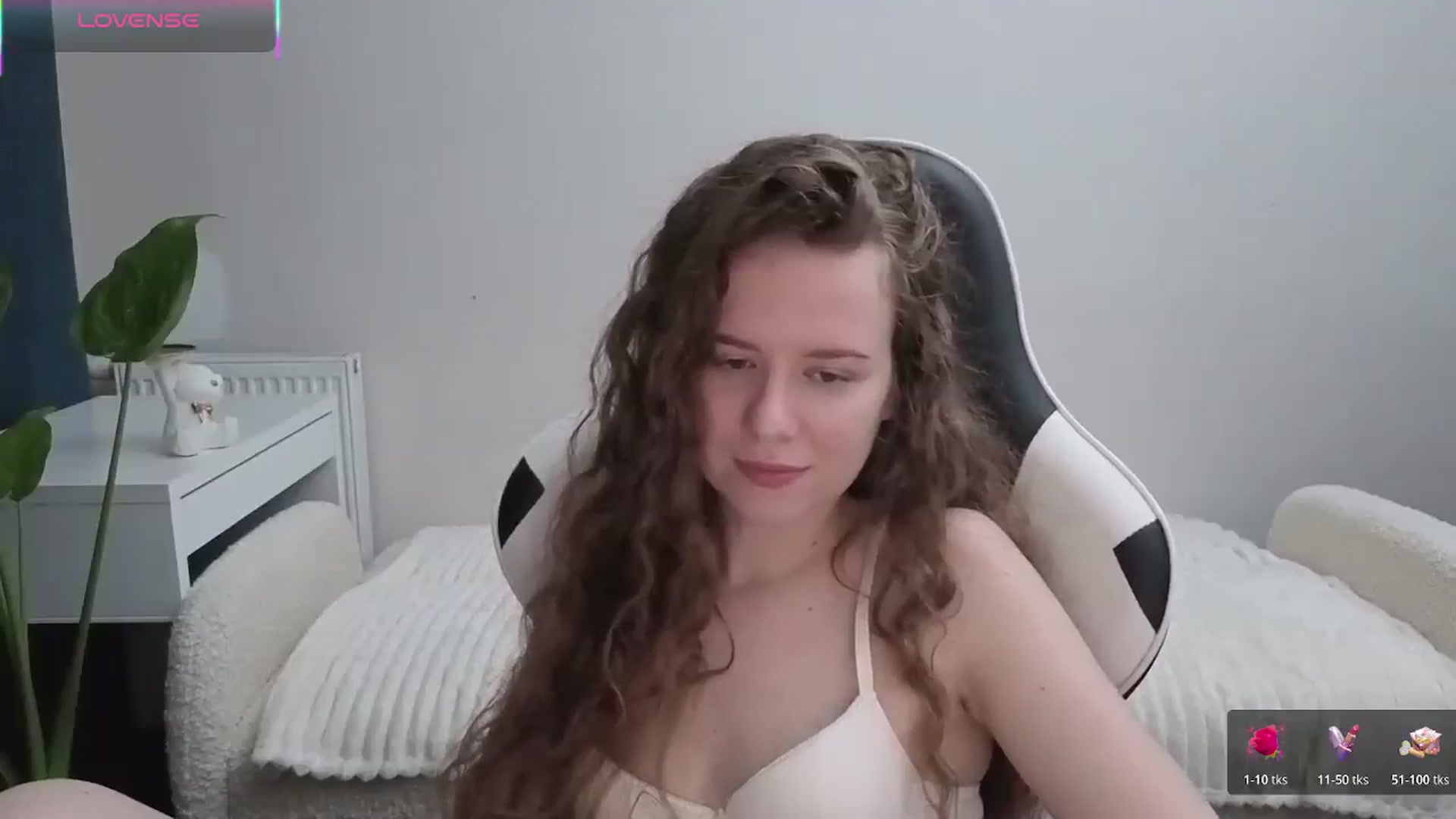 Gallery image thumbnail from BlueFlowerr's myfreecams stream on, 11/15/2025, 20:57 image 15 of 20