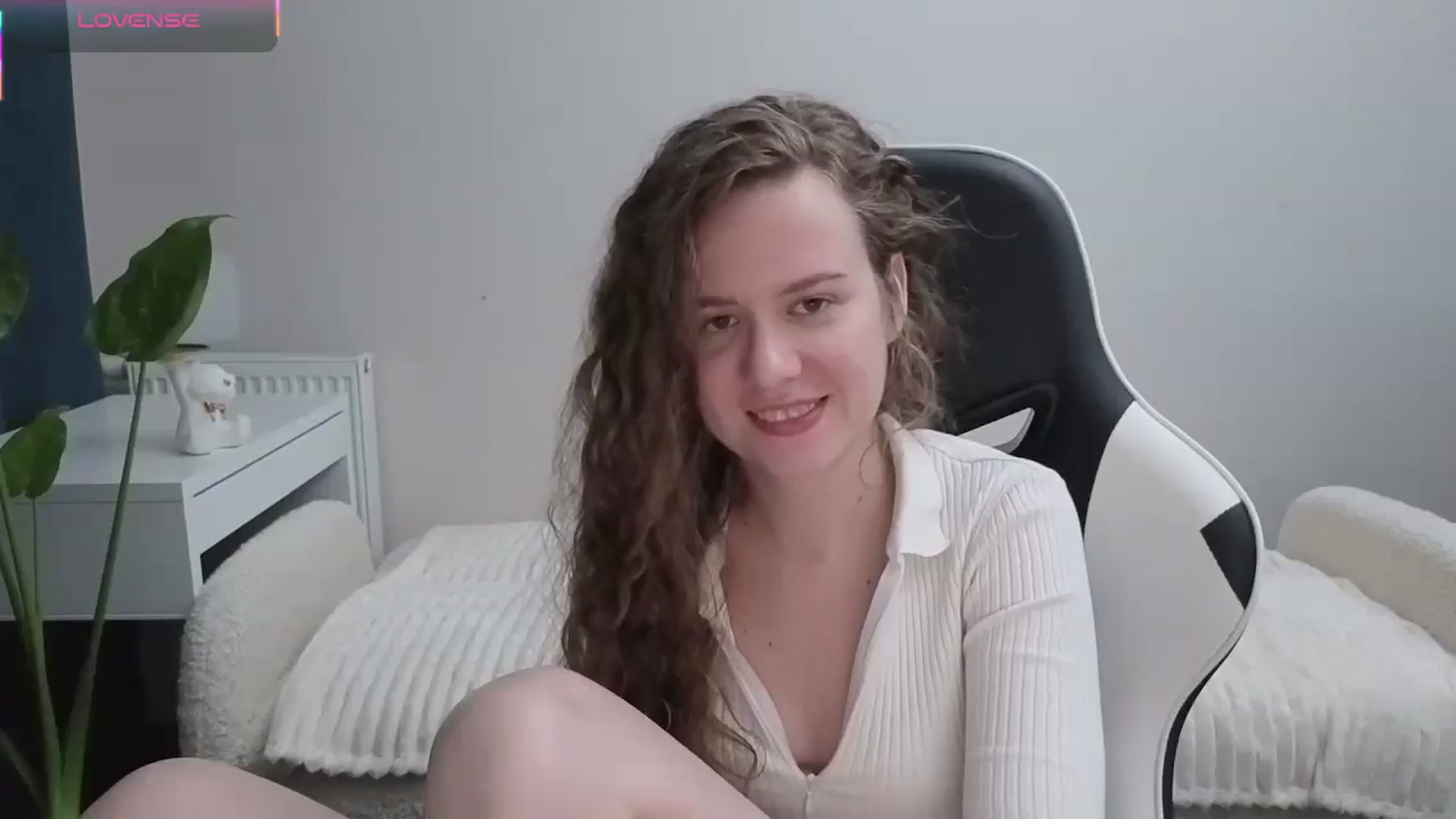 Gallery image thumbnail from BlueFlowerr's myfreecams stream on, 11/15/2025, 23:37 image 13 of 20
