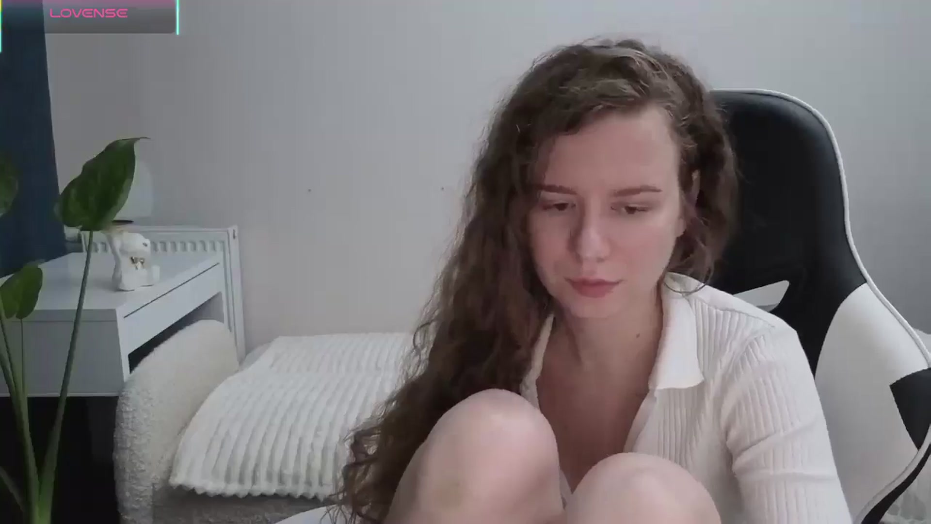 Gallery image thumbnail from BlueFlowerr's myfreecams stream on, 11/15/2025, 23:37 image 8 of 20