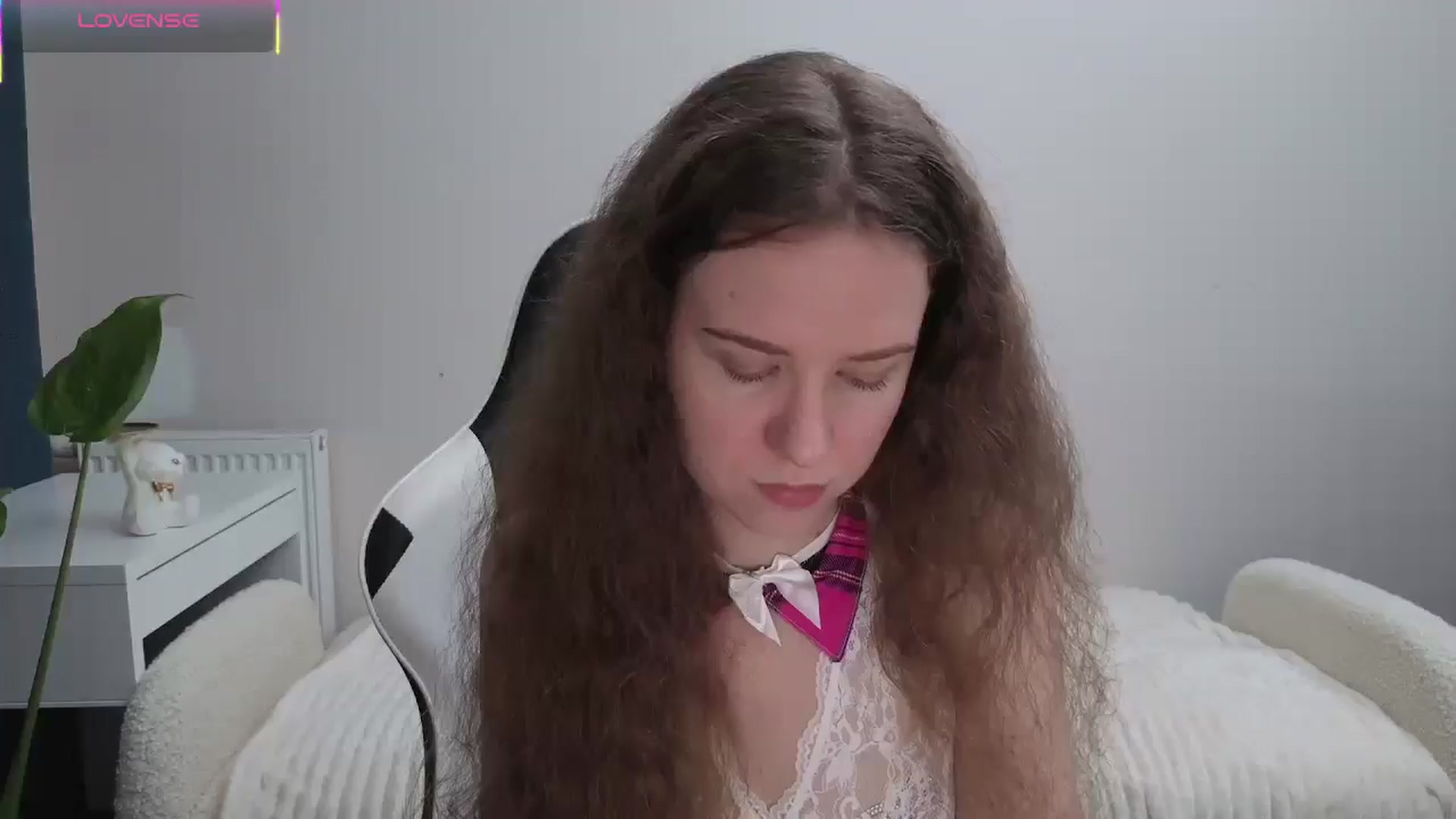 Gallery image thumbnail from BlueFlowerr's myfreecams stream on, 11/16/2025, 19:03 image 4 of 20