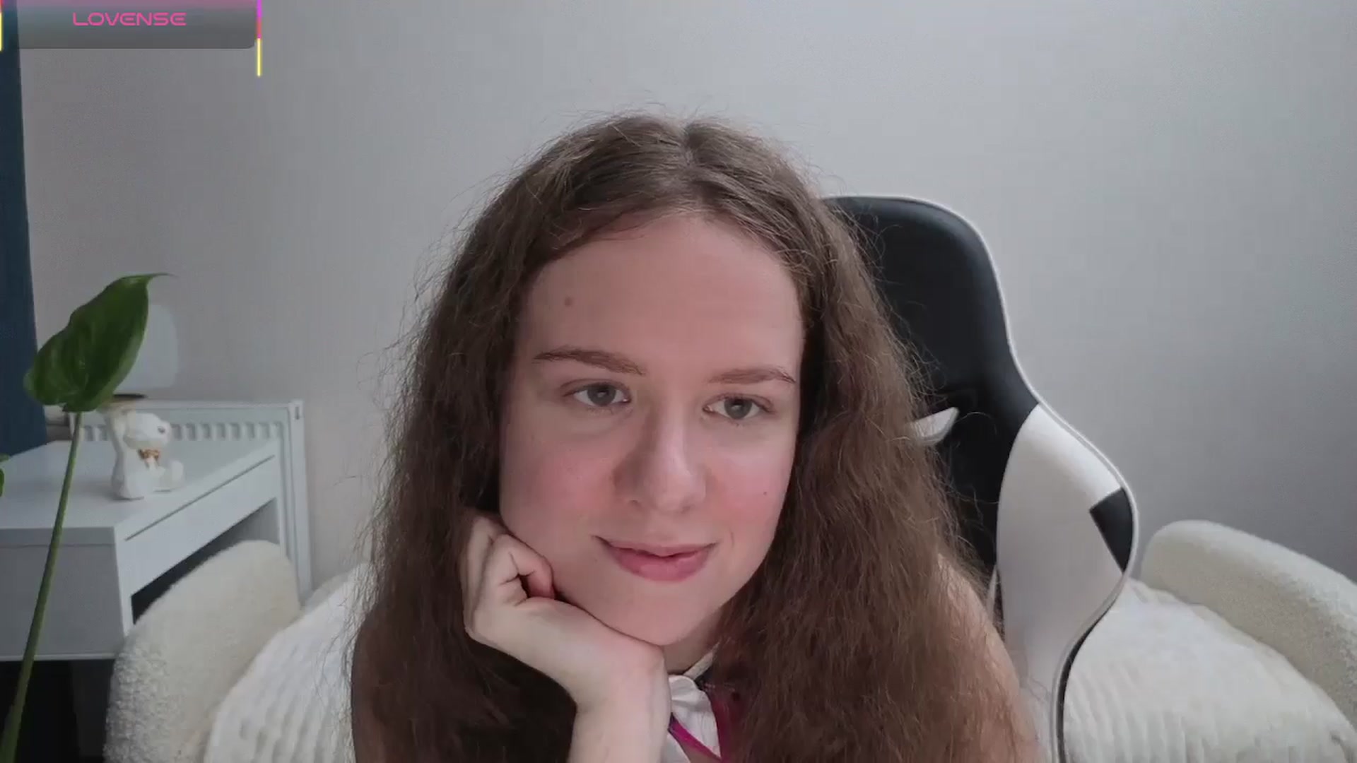 Gallery image thumbnail from BlueFlowerr's myfreecams stream on, 11/16/2025, 19:03 image 9 of 20