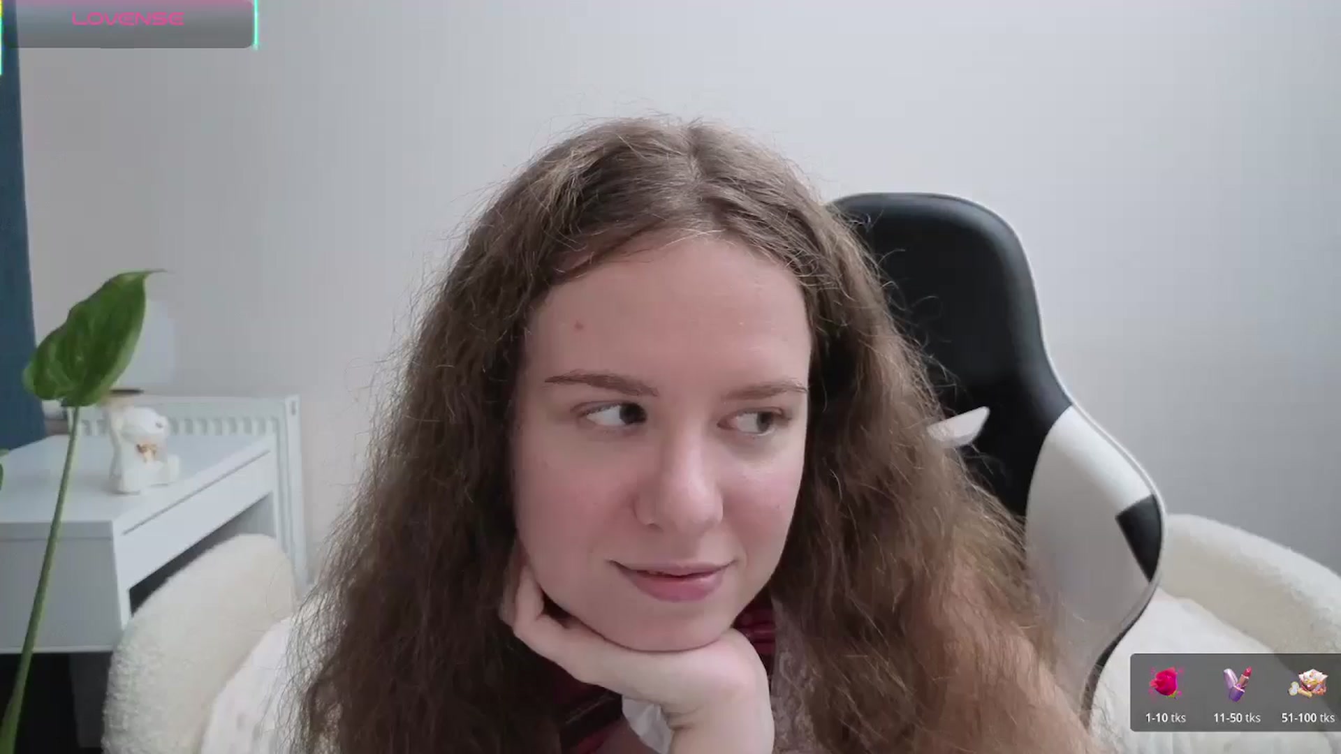 Gallery image thumbnail from BlueFlowerr's myfreecams stream on, 11/16/2025, 19:03 image 13 of 20