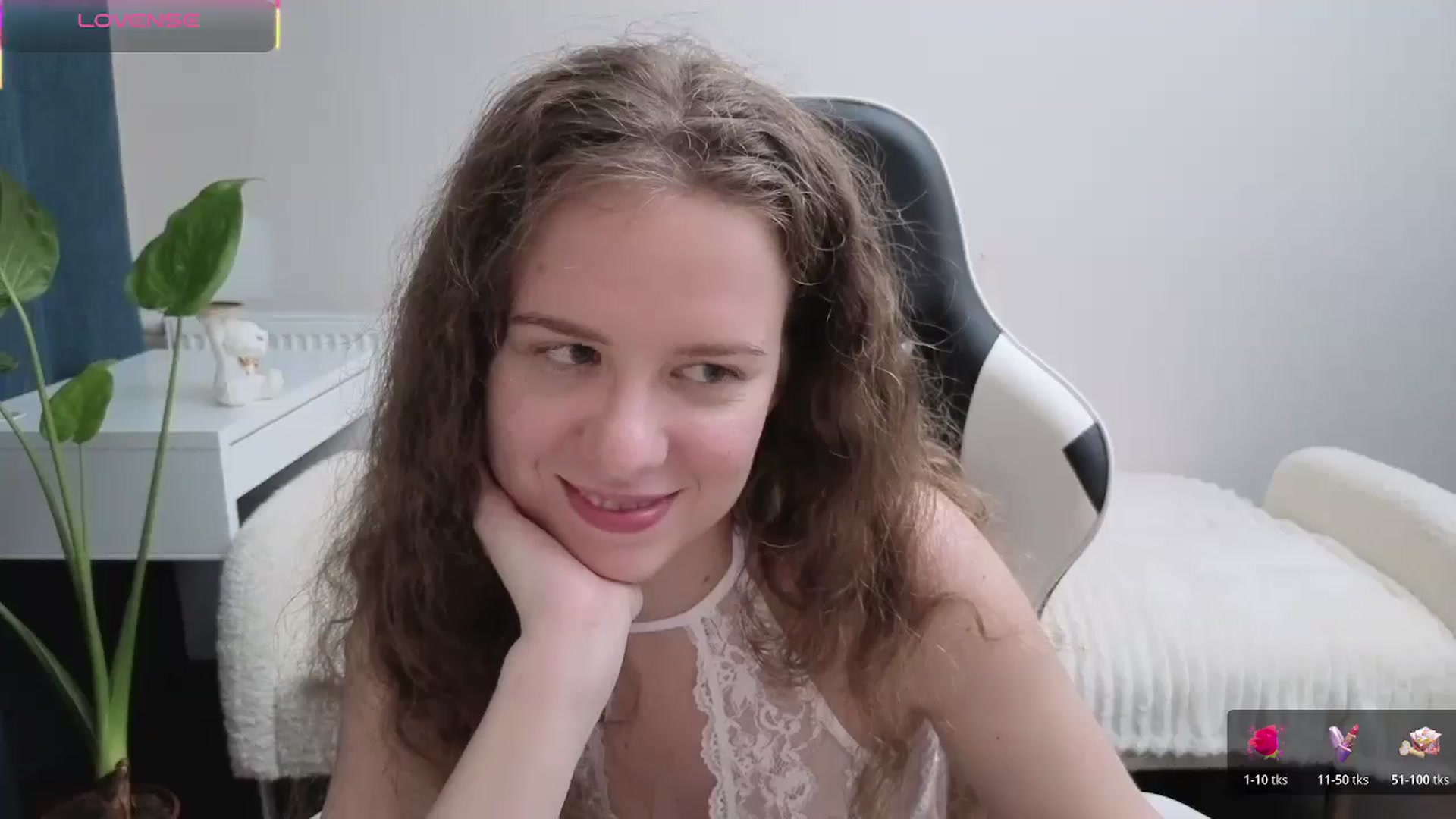 Gallery image thumbnail from BlueFlowerr's myfreecams stream on, 11/17/2025, 01:00 image 5 of 20
