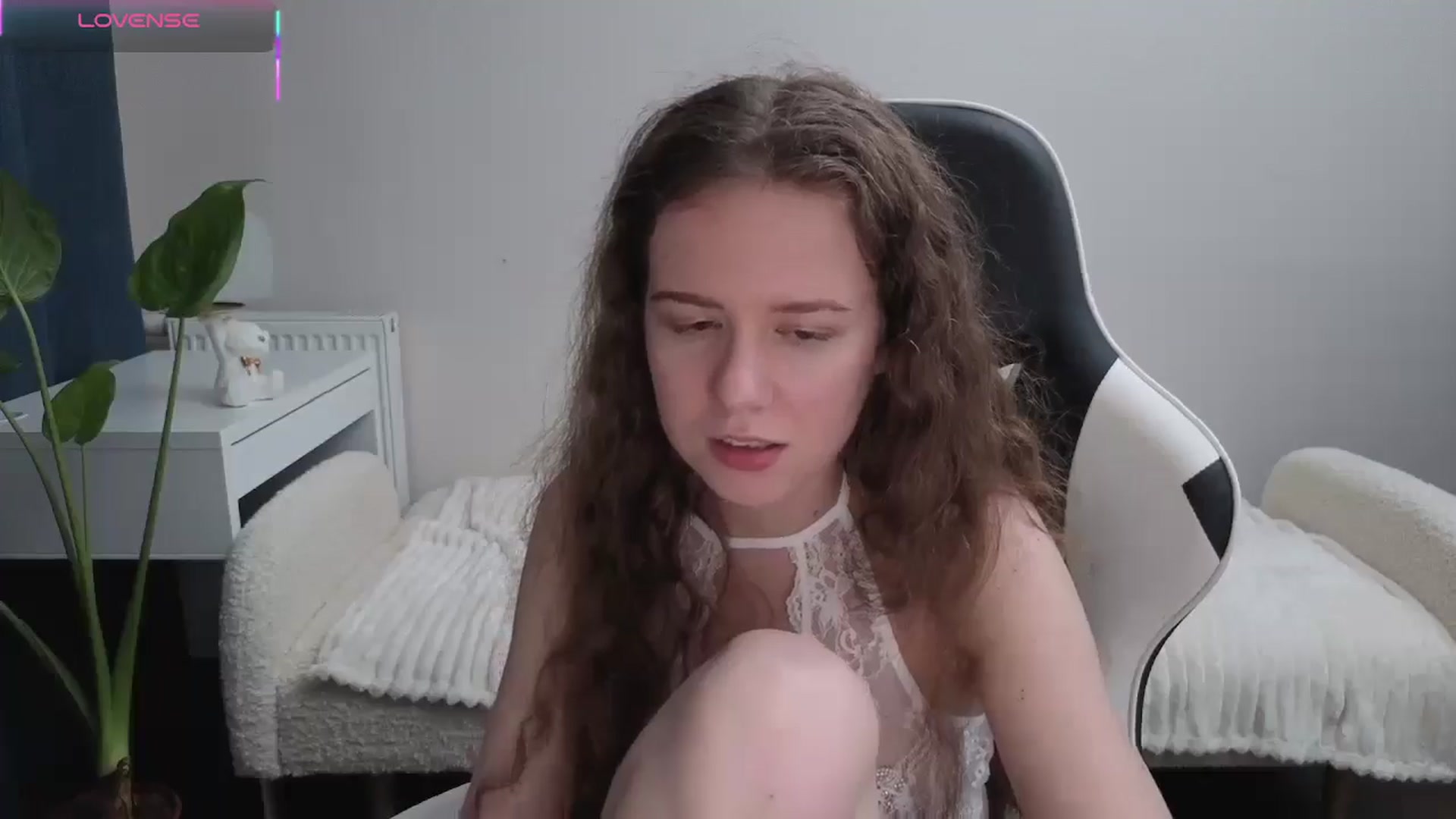 Gallery image thumbnail from BlueFlowerr's myfreecams stream on, 11/17/2025, 01:00 image 11 of 20