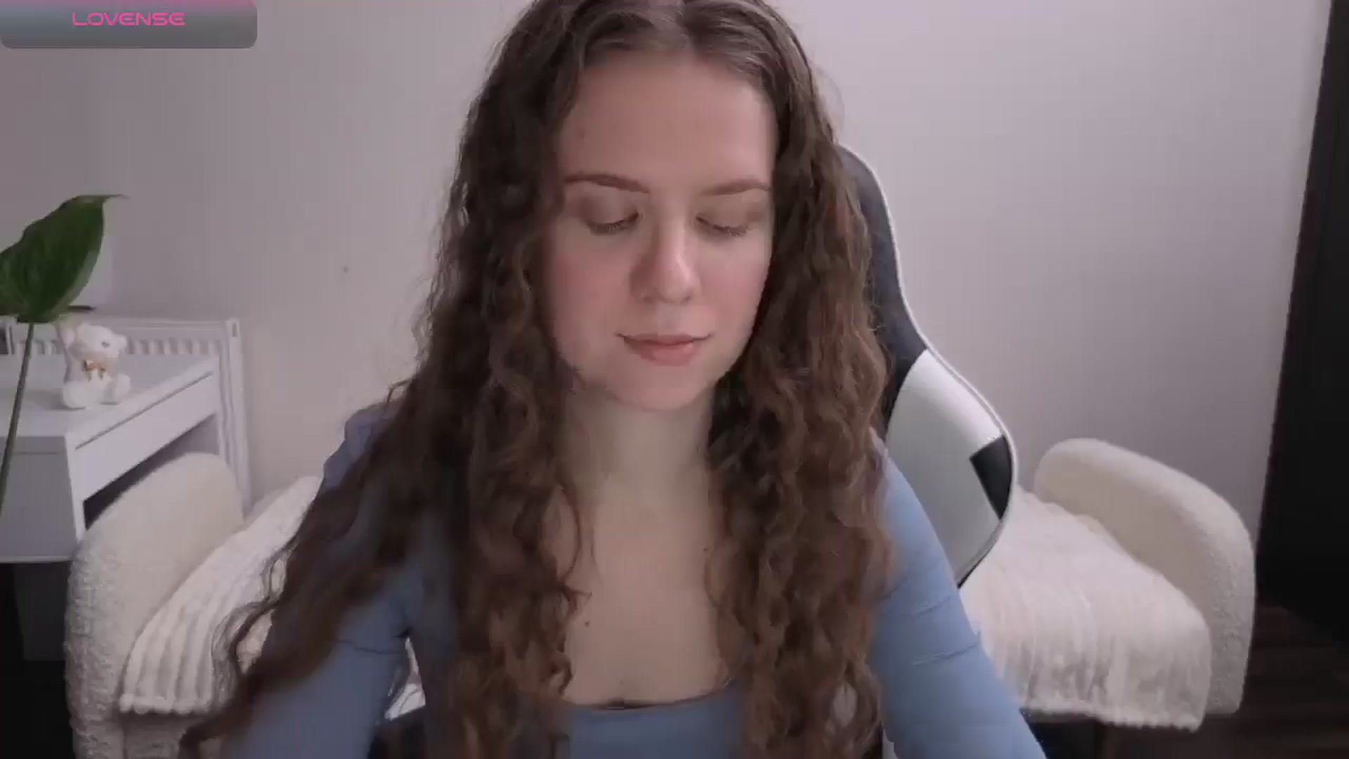 Gallery image thumbnail from BlueFlowerr's myfreecams stream on, 11/19/2025, 17:09 image 9 of 20