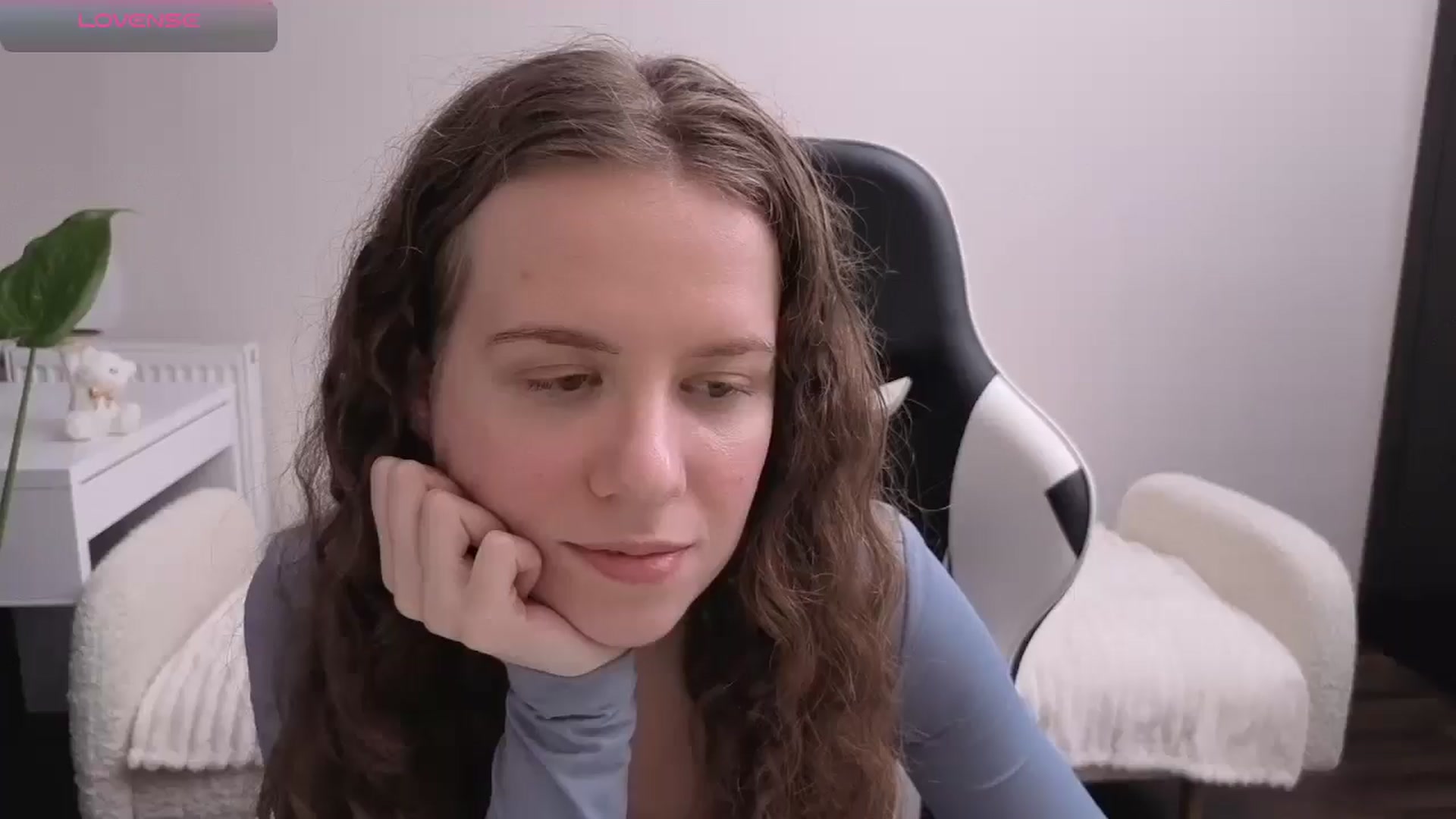 Gallery image thumbnail from BlueFlowerr's myfreecams stream on, 11/19/2025, 17:09 image 11 of 20