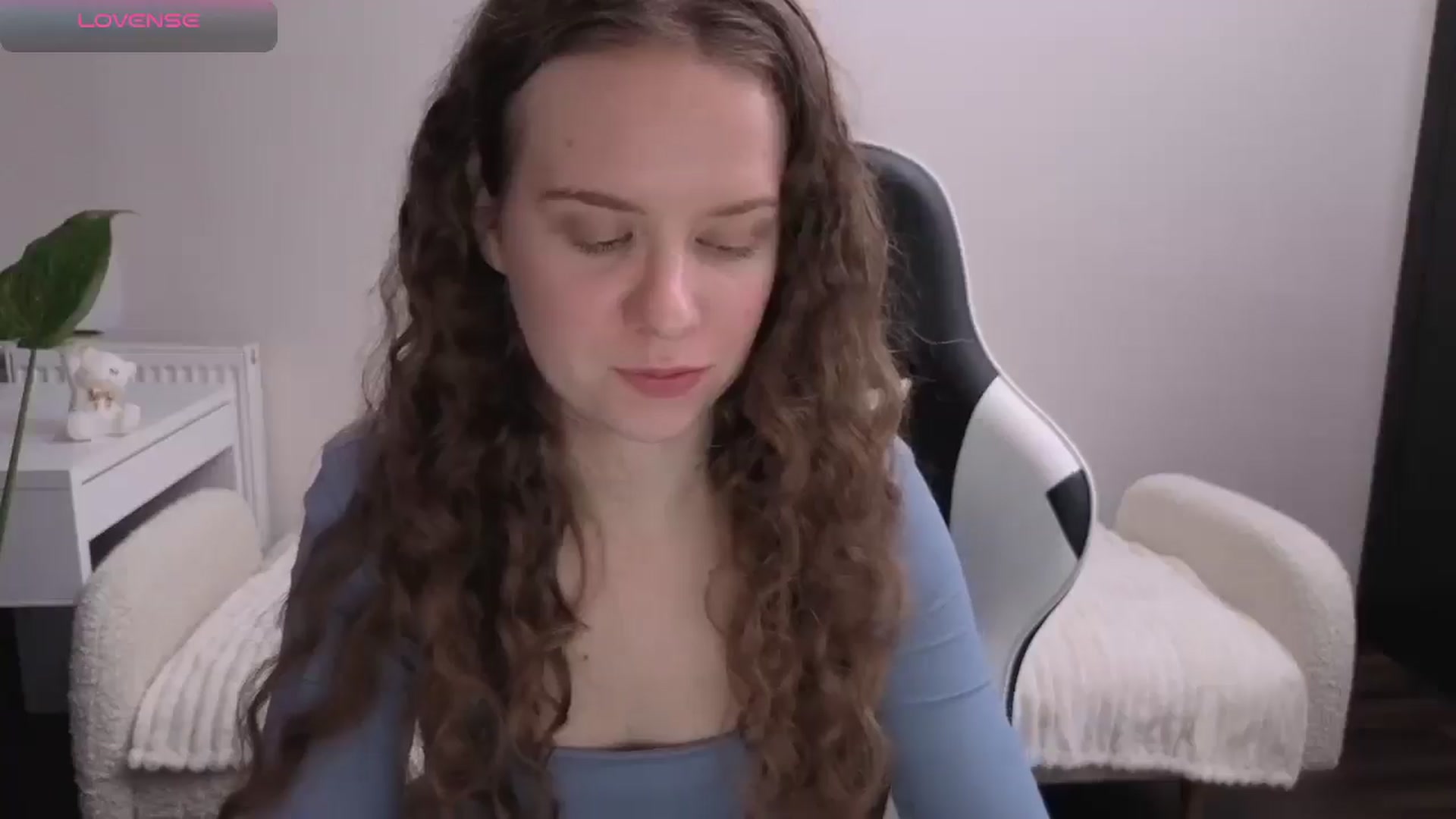 Gallery image thumbnail from BlueFlowerr's myfreecams stream on, 11/19/2025, 17:09 image 10 of 20