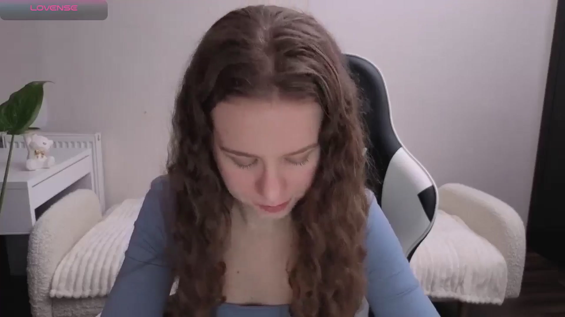 Gallery image thumbnail from BlueFlowerr's myfreecams stream on, 11/19/2025, 17:09 image 13 of 20
