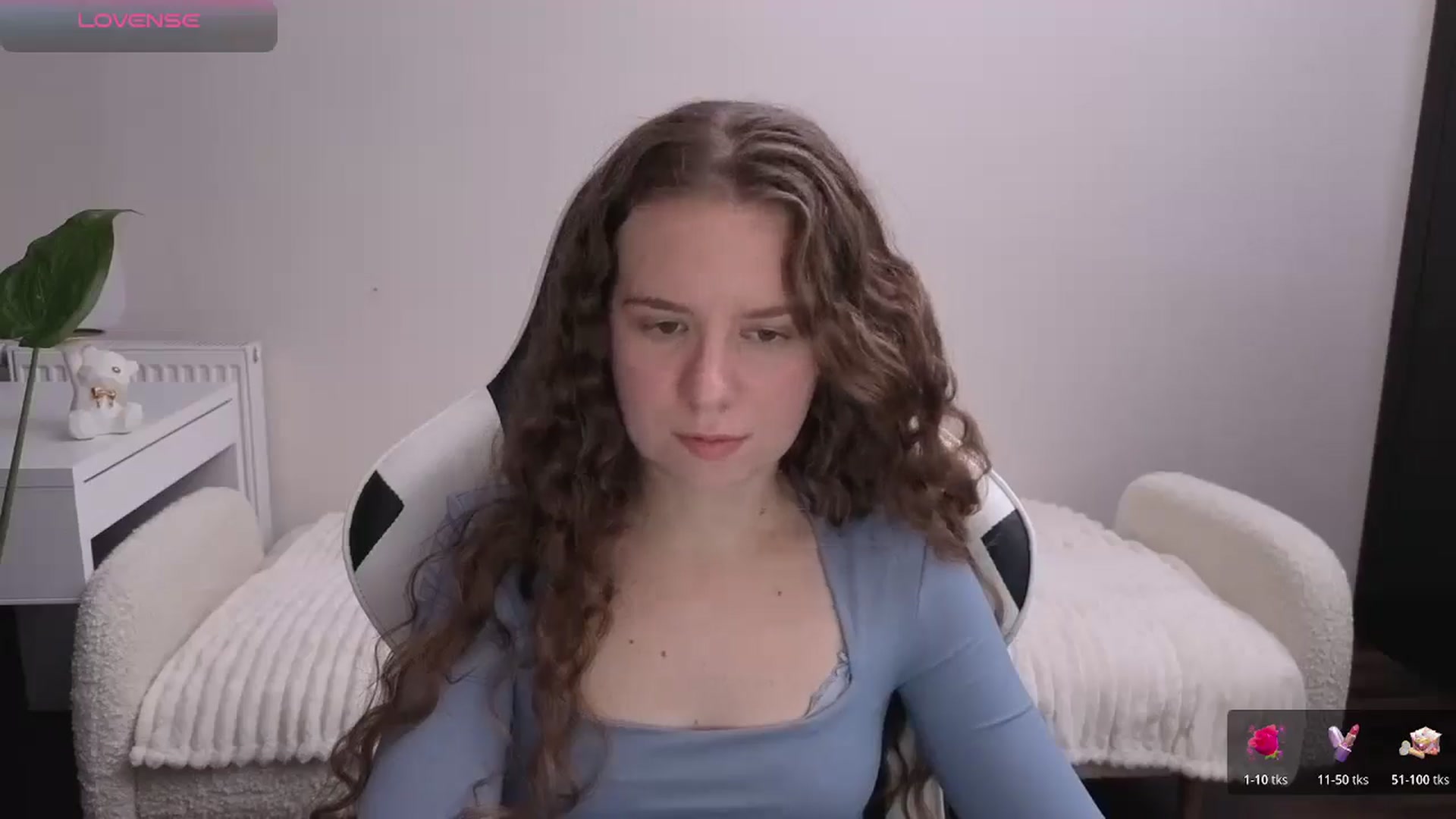 Gallery image thumbnail from BlueFlowerr's myfreecams stream on, 11/19/2025, 17:36 image 18 of 20