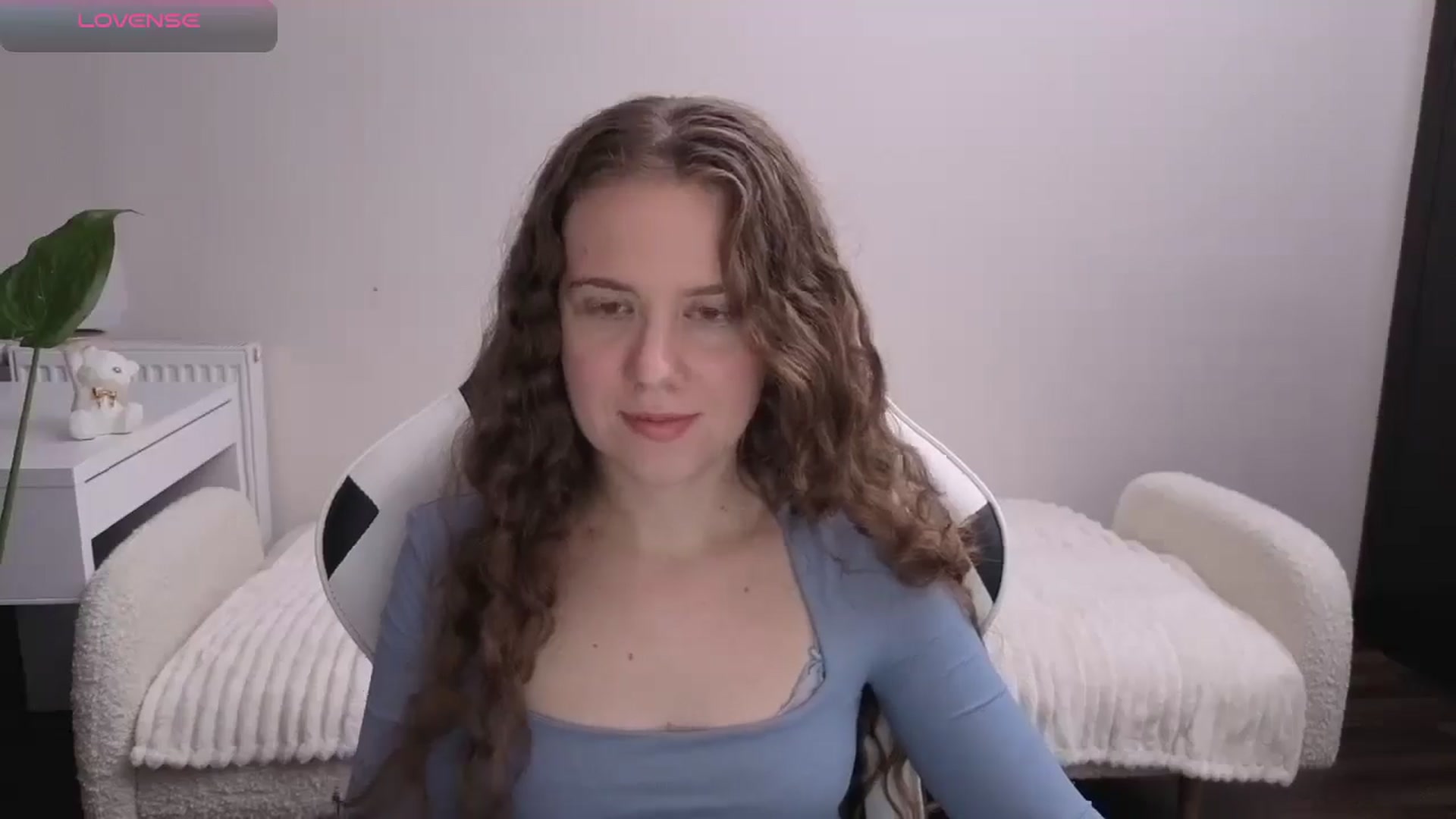 Gallery image thumbnail from BlueFlowerr's myfreecams stream on, 11/19/2025, 17:36 image 20 of 20