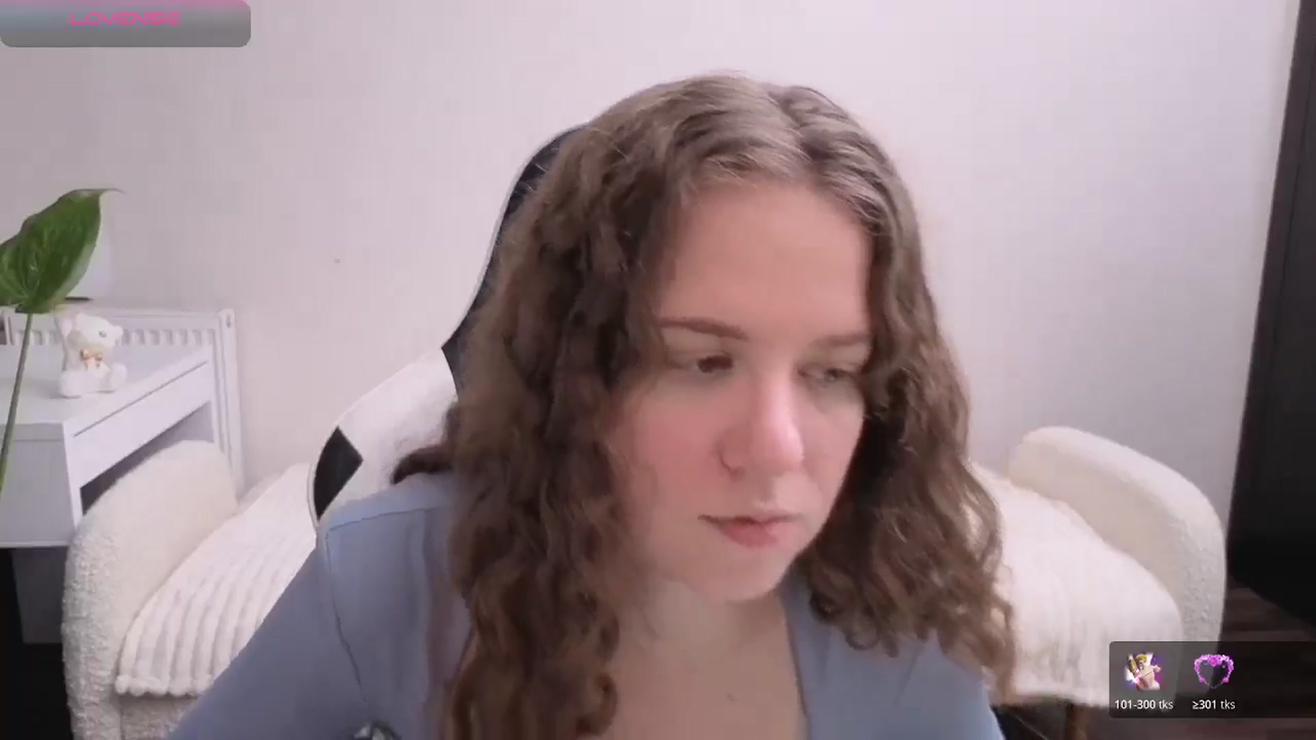 Gallery image thumbnail from BlueFlowerr's myfreecams stream on, 11/19/2025, 17:36 image 11 of 20