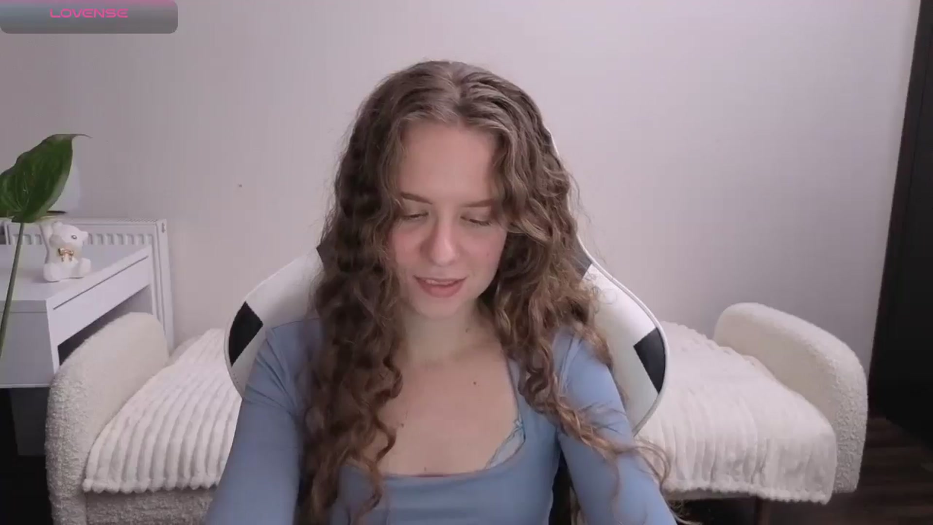 Gallery image thumbnail from BlueFlowerr's myfreecams stream on, 11/19/2025, 17:36 image 12 of 20