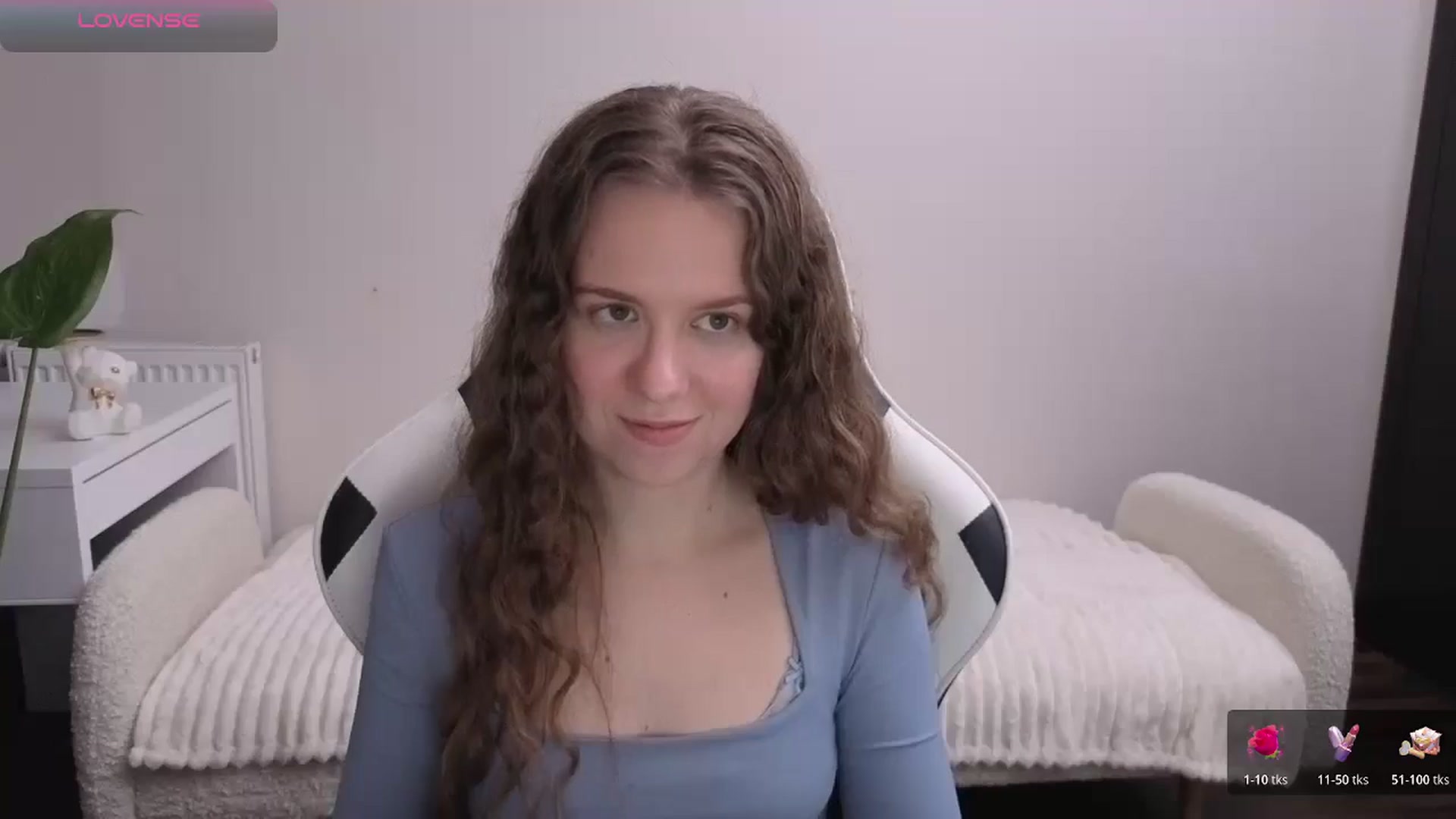 Gallery image thumbnail from BlueFlowerr's myfreecams stream on, 11/19/2025, 17:36 image 2 of 20