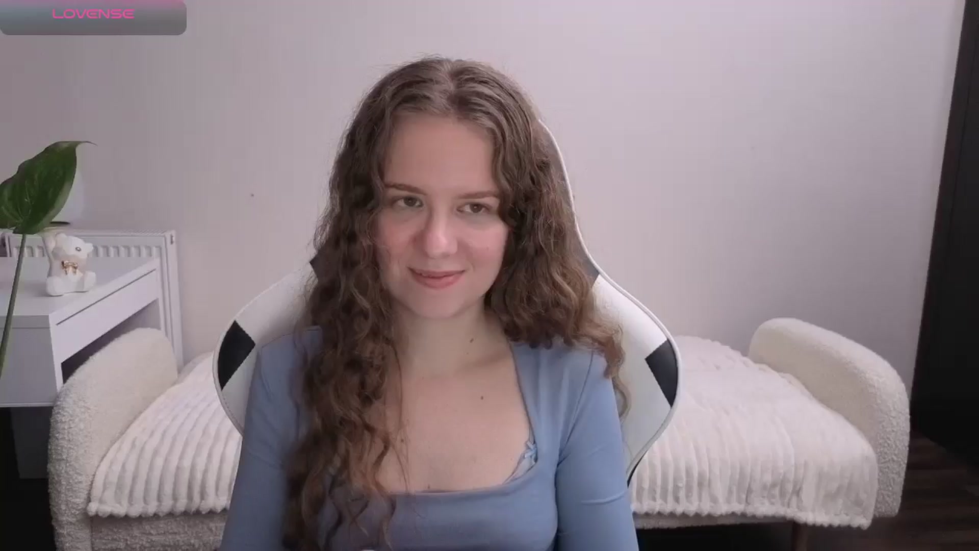 Gallery image thumbnail from BlueFlowerr's myfreecams stream on, 11/19/2025, 17:36 image 1 of 20