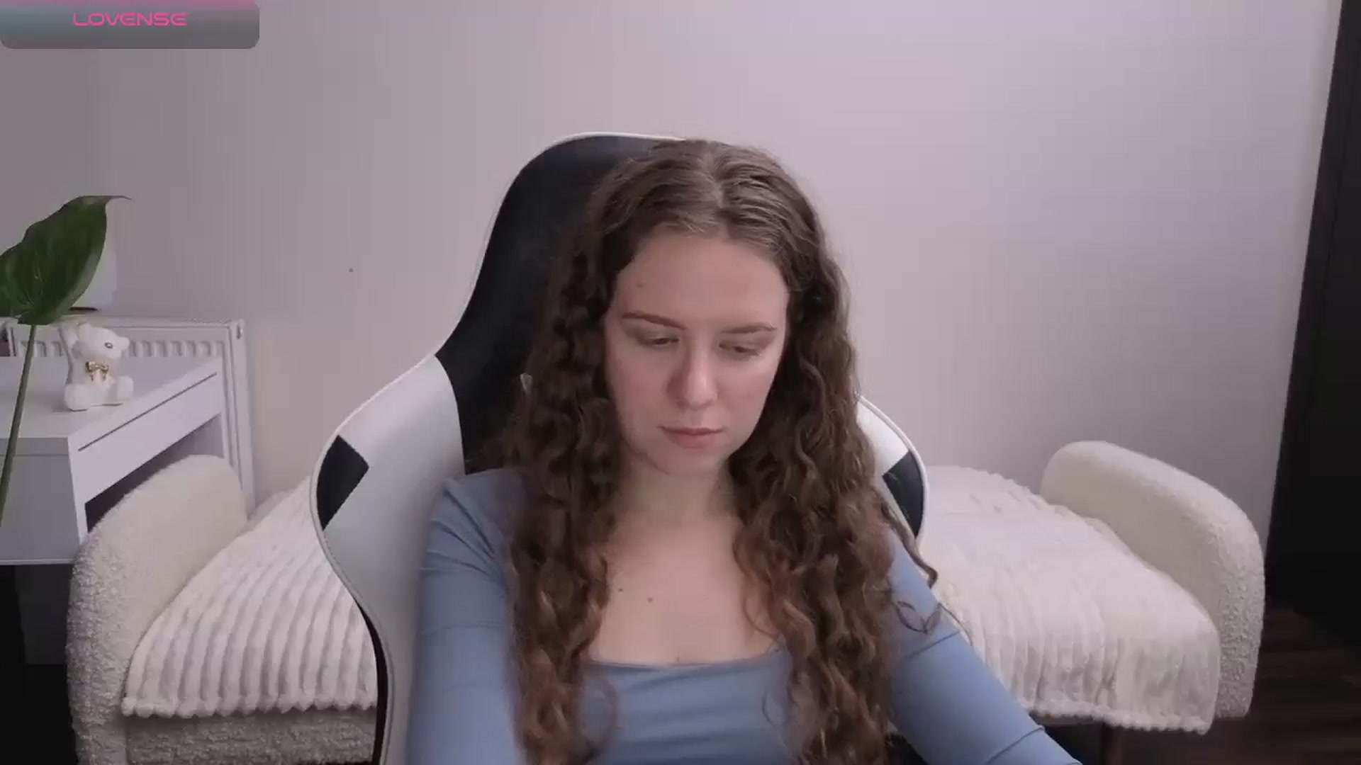 Gallery image thumbnail from BlueFlowerr's myfreecams stream on, 11/19/2025, 17:58 image 8 of 20