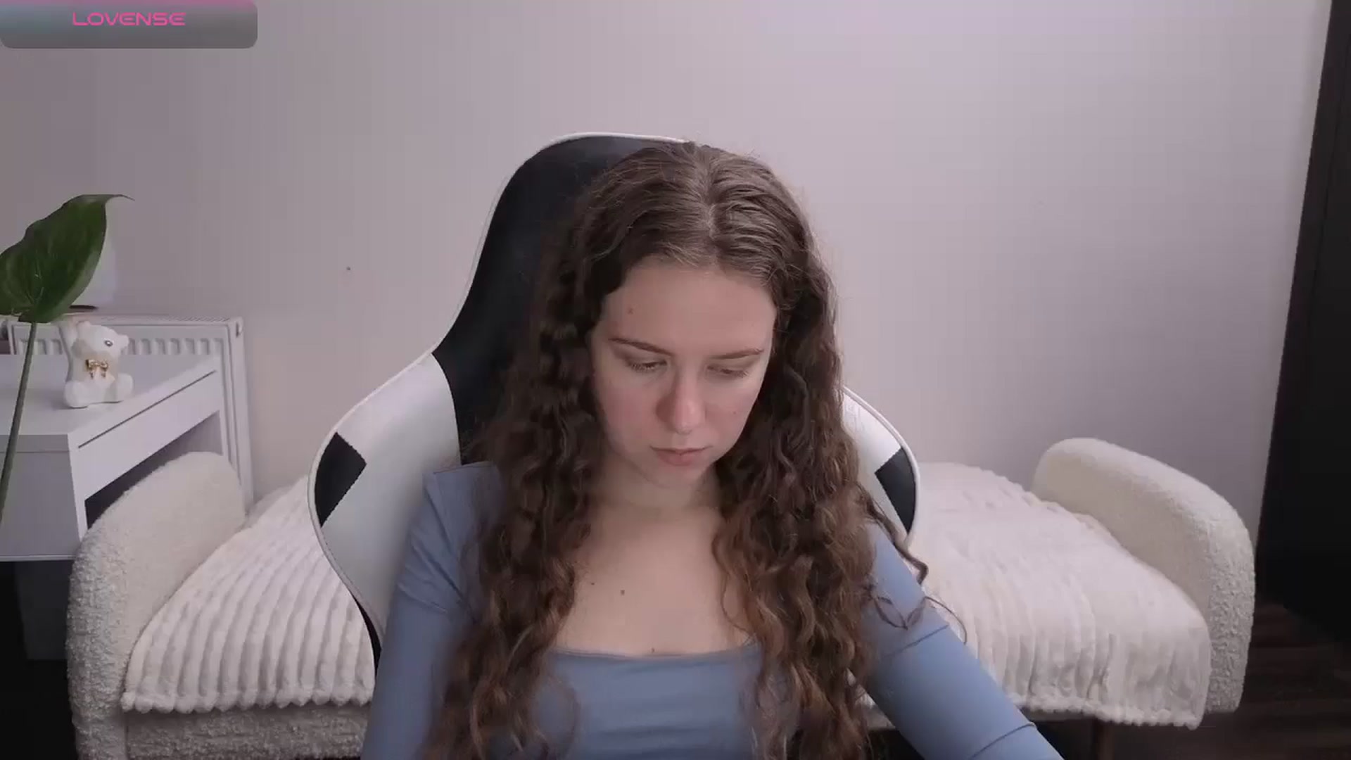 Gallery image thumbnail from BlueFlowerr's myfreecams stream on, 11/19/2025, 17:58 image 7 of 20
