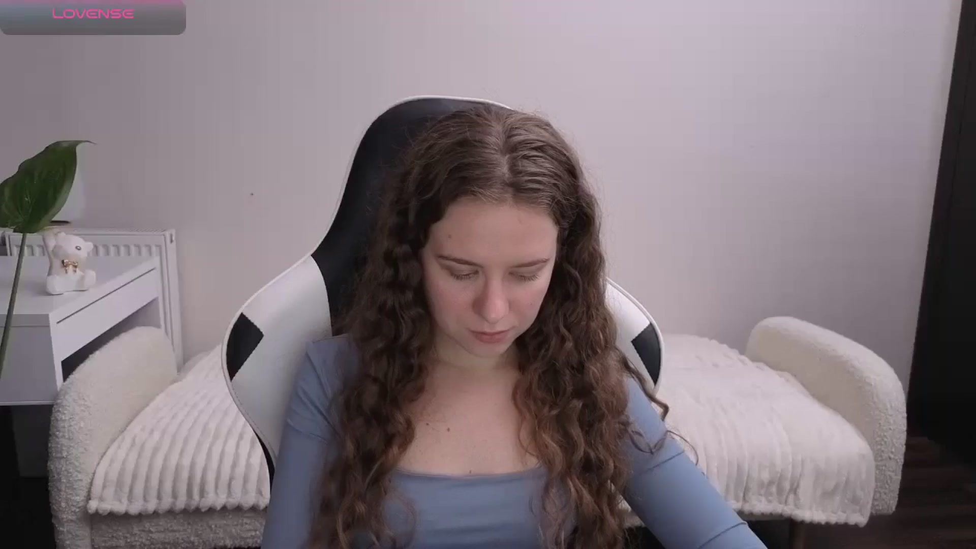 Gallery image thumbnail from BlueFlowerr's myfreecams stream on, 11/19/2025, 17:58 image 6 of 20