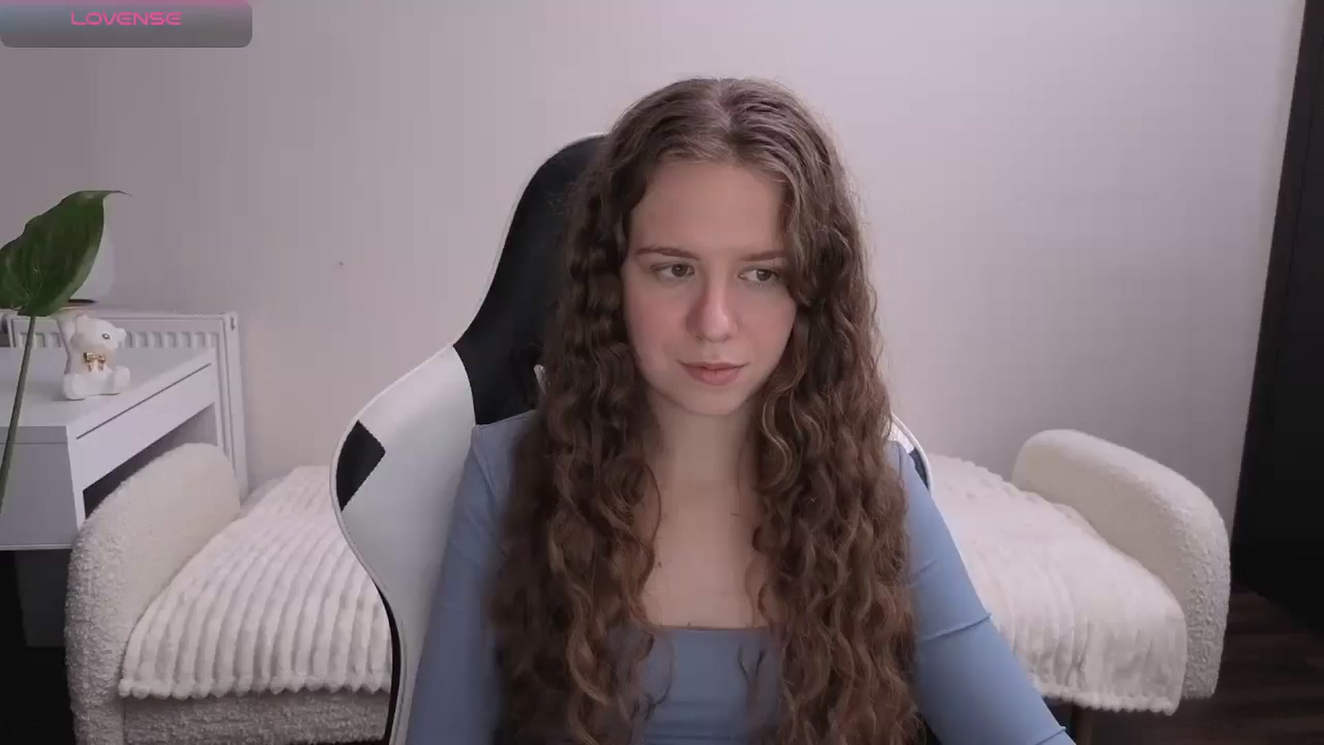 Gallery image thumbnail from BlueFlowerr's myfreecams stream on, 11/19/2025, 17:58 image 16 of 20