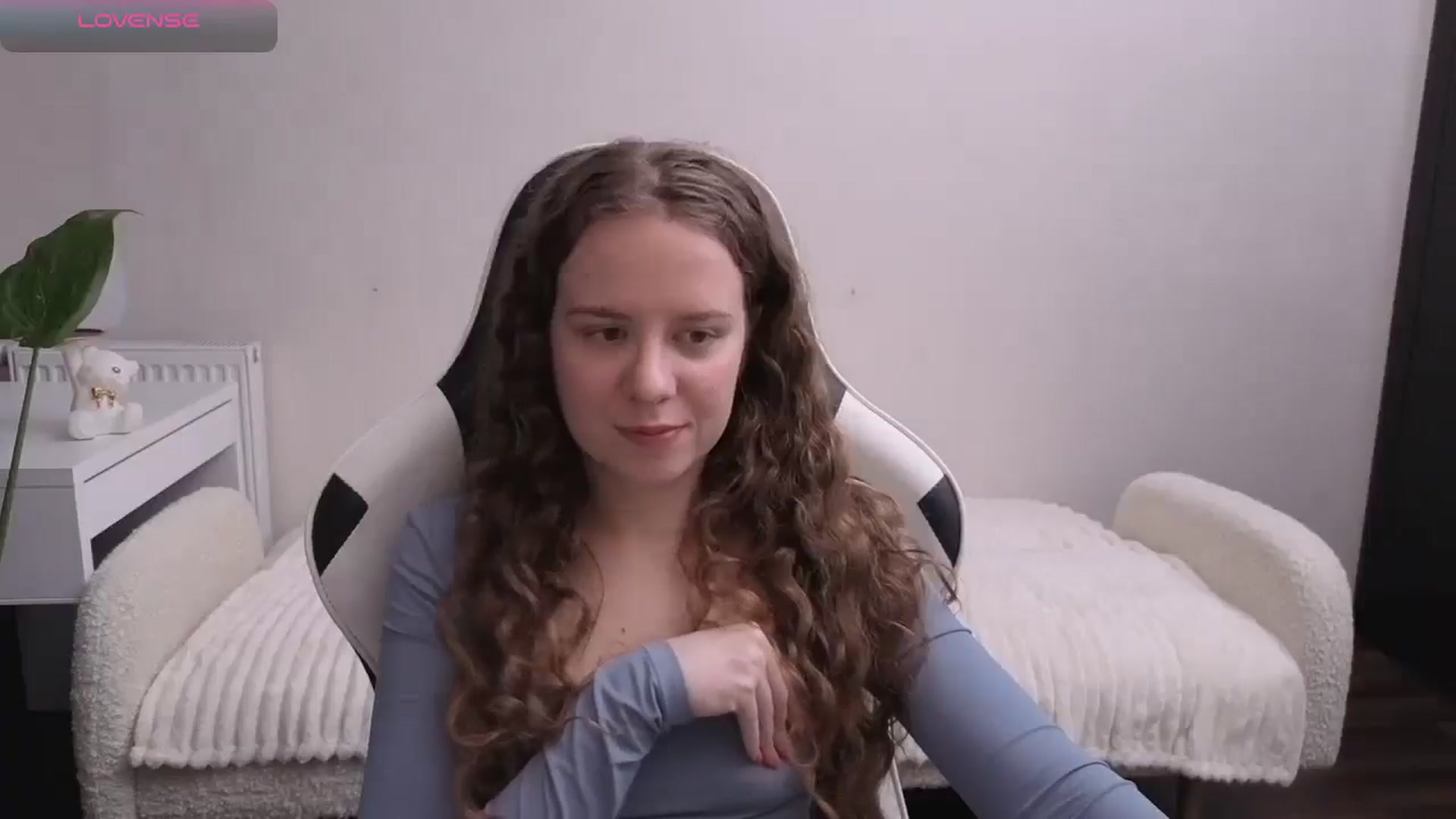 Gallery image thumbnail from BlueFlowerr's myfreecams stream on, 11/19/2025, 17:58 image 4 of 20