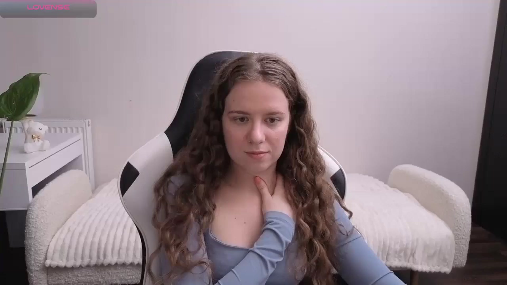 Gallery image thumbnail from BlueFlowerr's myfreecams stream on, 11/19/2025, 17:58 image 9 of 20