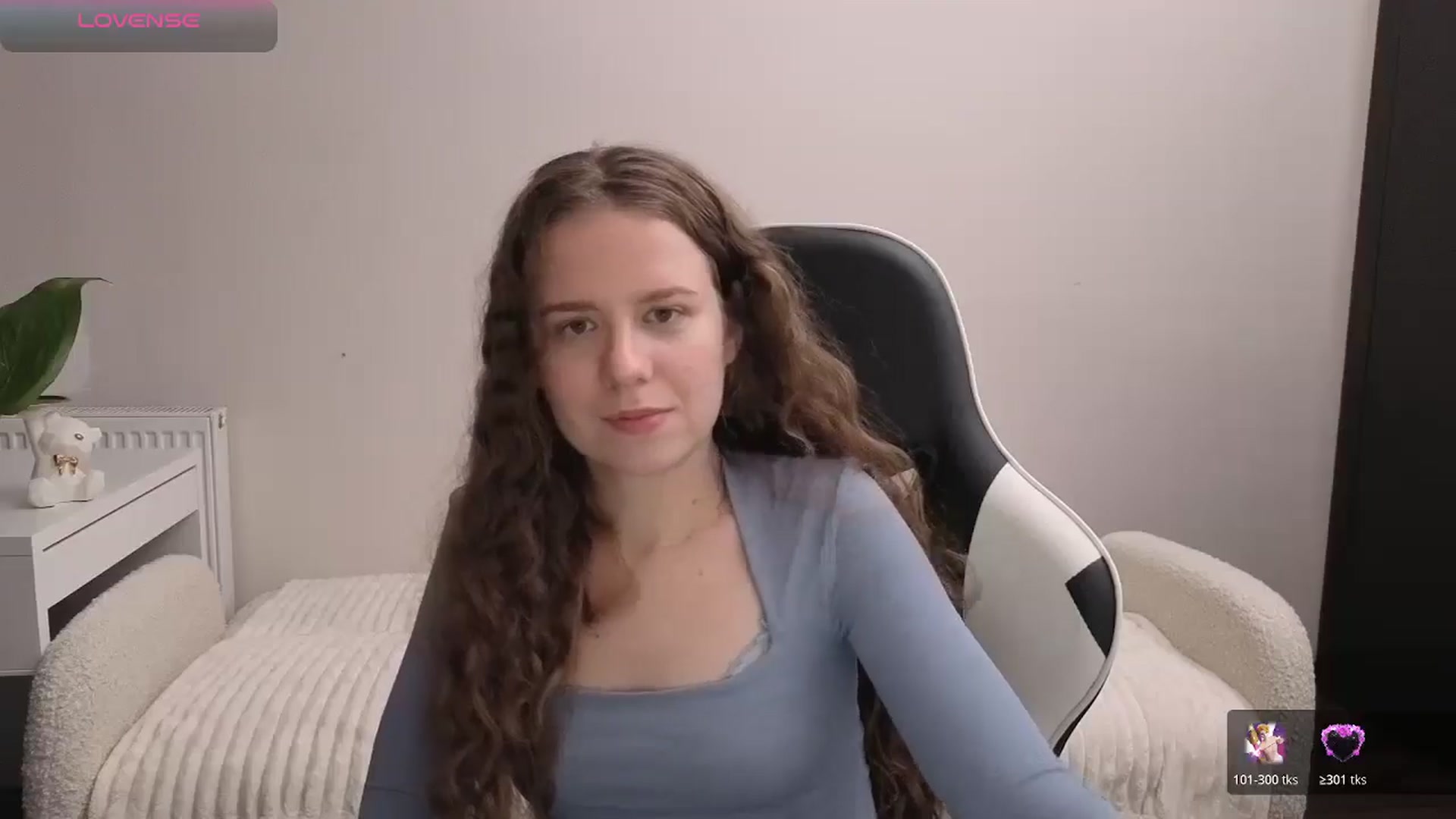Gallery image thumbnail from BlueFlowerr's myfreecams stream on, 11/19/2025, 20:23 image 18 of 20