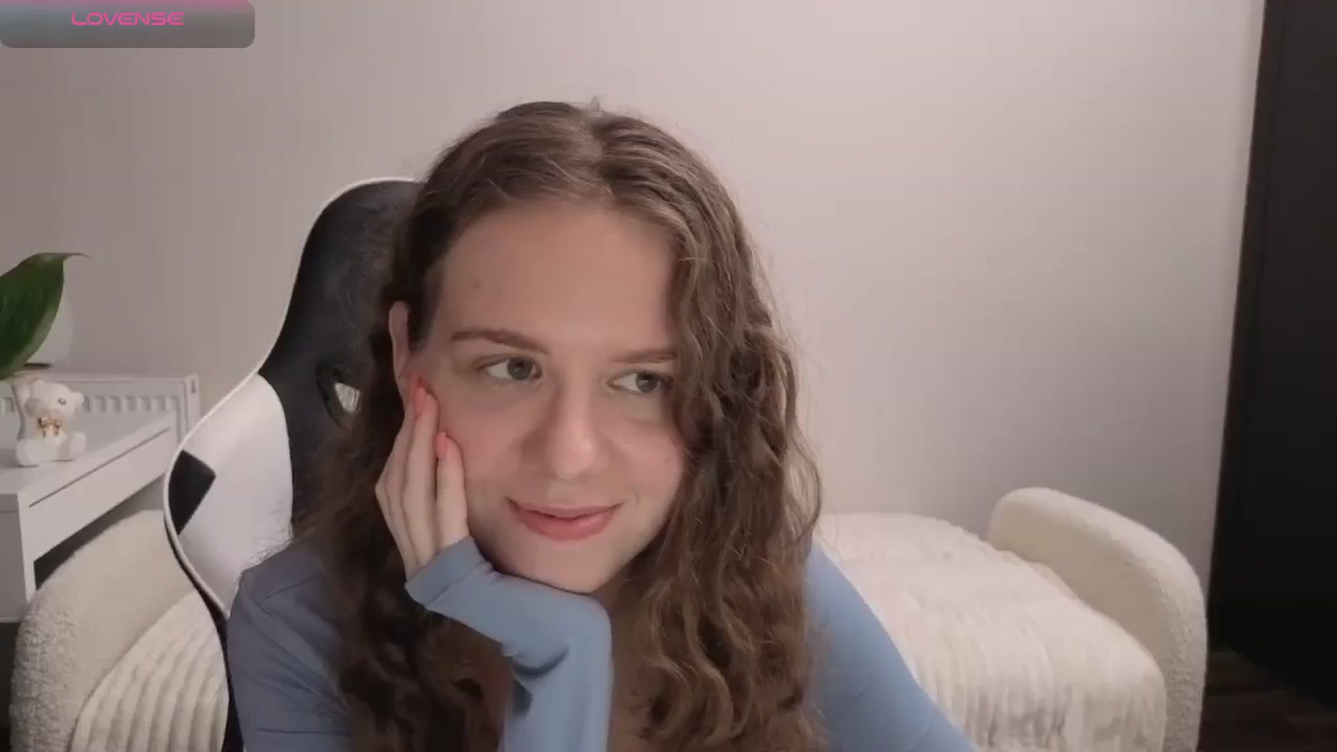 Gallery image thumbnail from BlueFlowerr's myfreecams stream on, 11/19/2025, 20:23 image 11 of 20