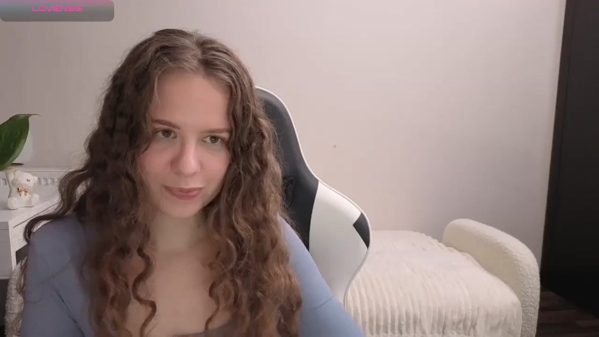 Gallery image thumbnail from BlueFlowerr's myfreecams stream on, 11/19/2025, 20:23 image 13 of 20