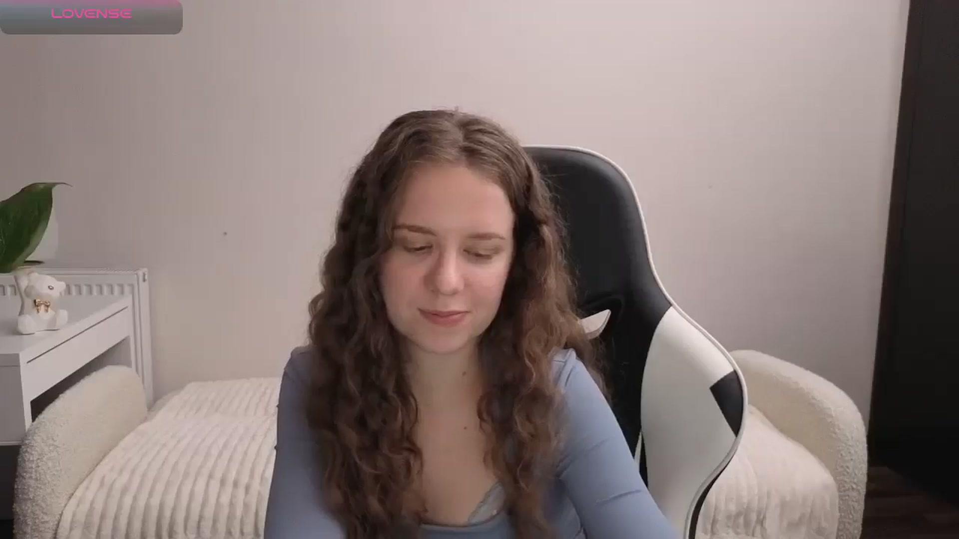Gallery image thumbnail from BlueFlowerr's myfreecams stream on, 11/19/2025, 20:23 image 20 of 20