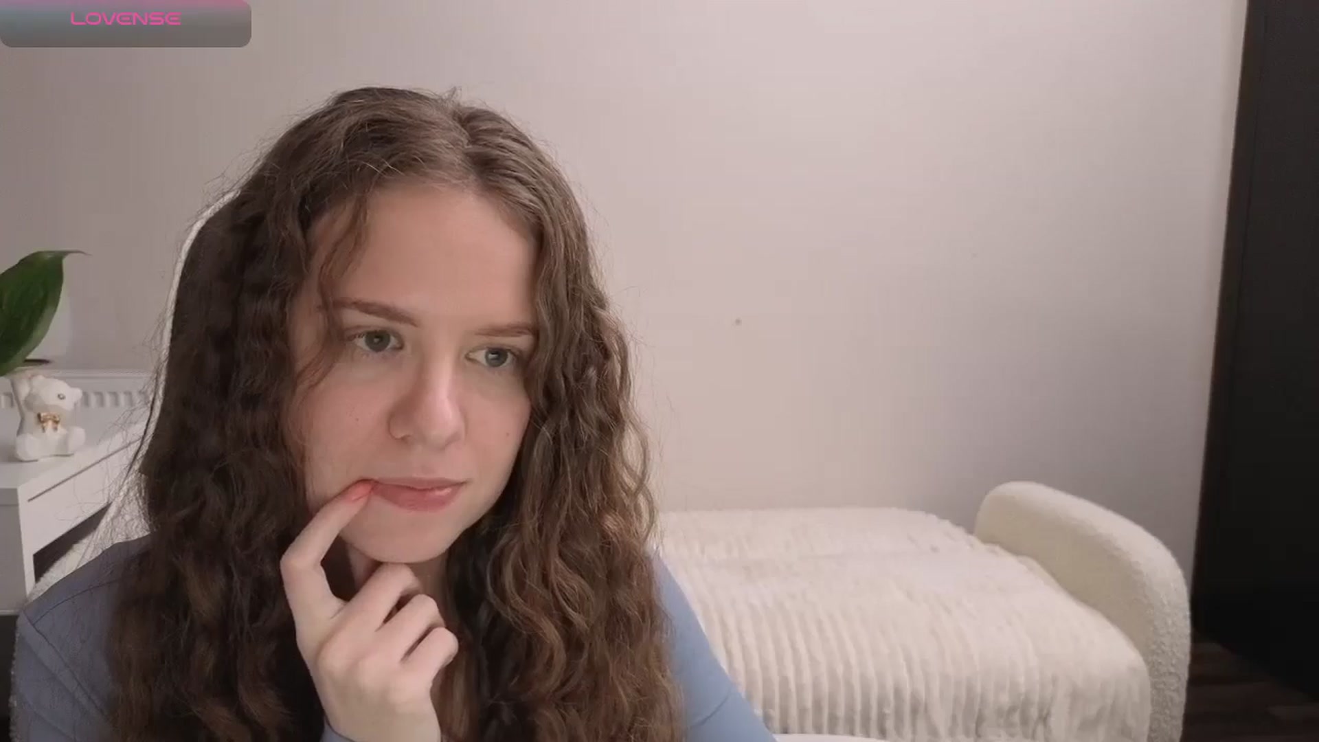 Gallery image thumbnail from BlueFlowerr's myfreecams stream on, 11/19/2025, 20:23 image 17 of 20