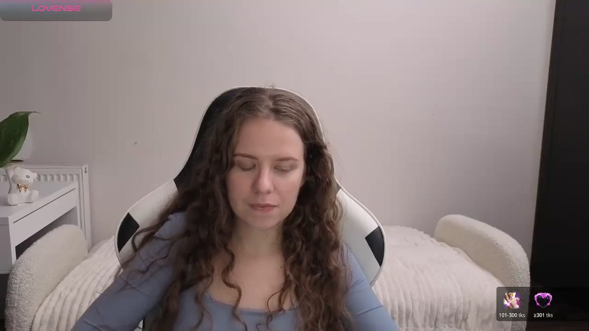 Gallery image thumbnail from BlueFlowerr's myfreecams stream on, 11/19/2025, 20:23 image 7 of 20