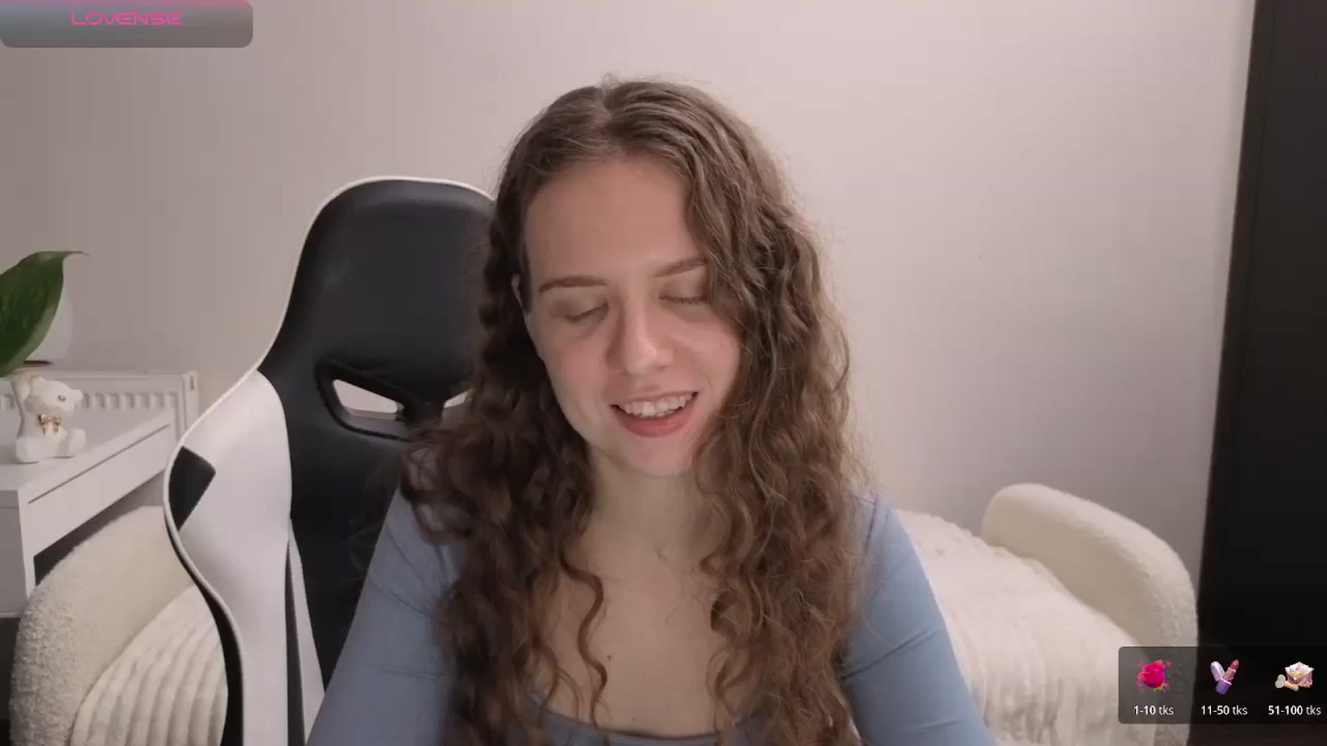 Gallery image thumbnail from BlueFlowerr's myfreecams stream on, 11/19/2025, 20:23 image 12 of 20