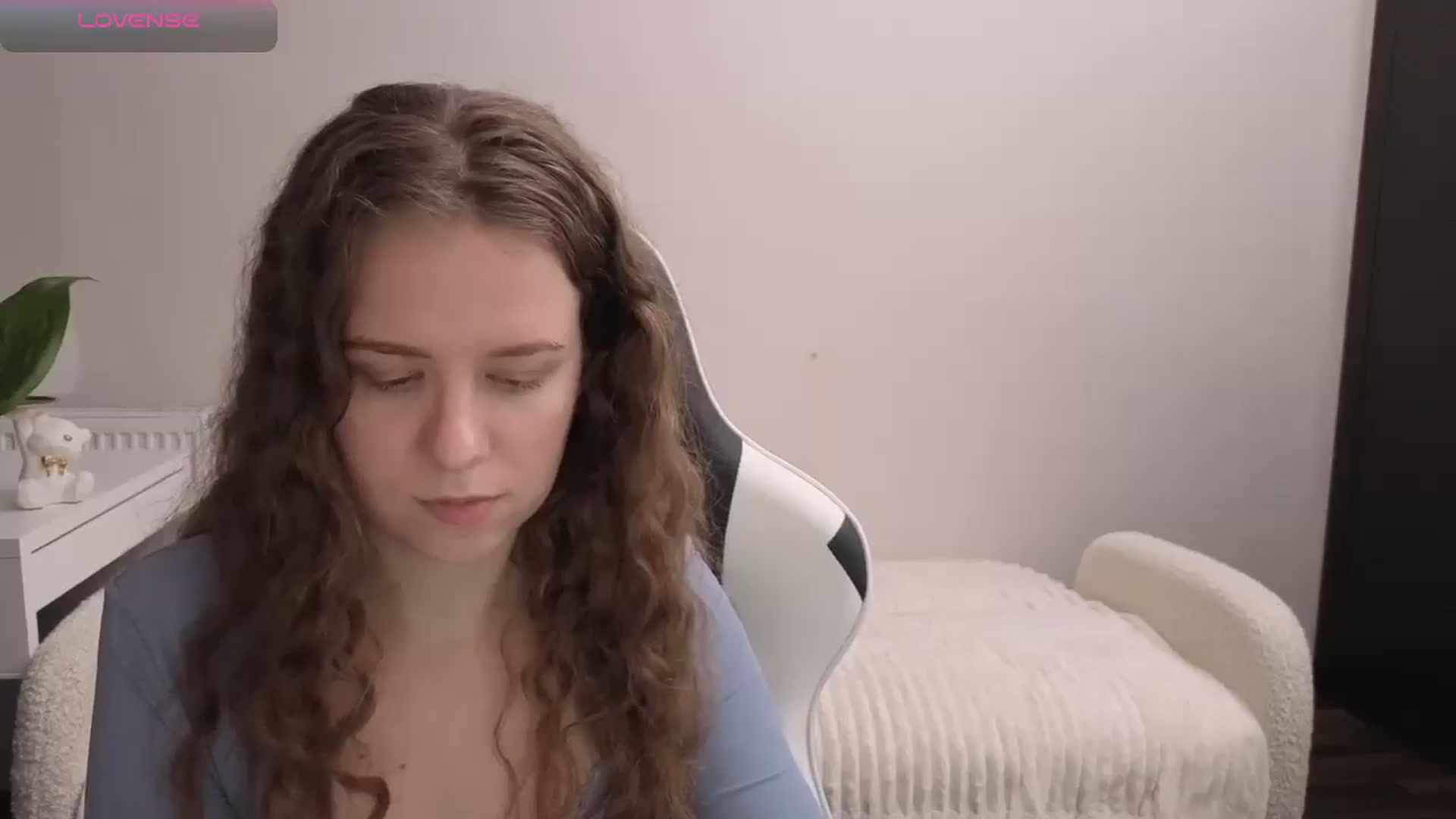 Gallery image thumbnail from BlueFlowerr's myfreecams stream on, 11/19/2025, 20:23 image 14 of 20
