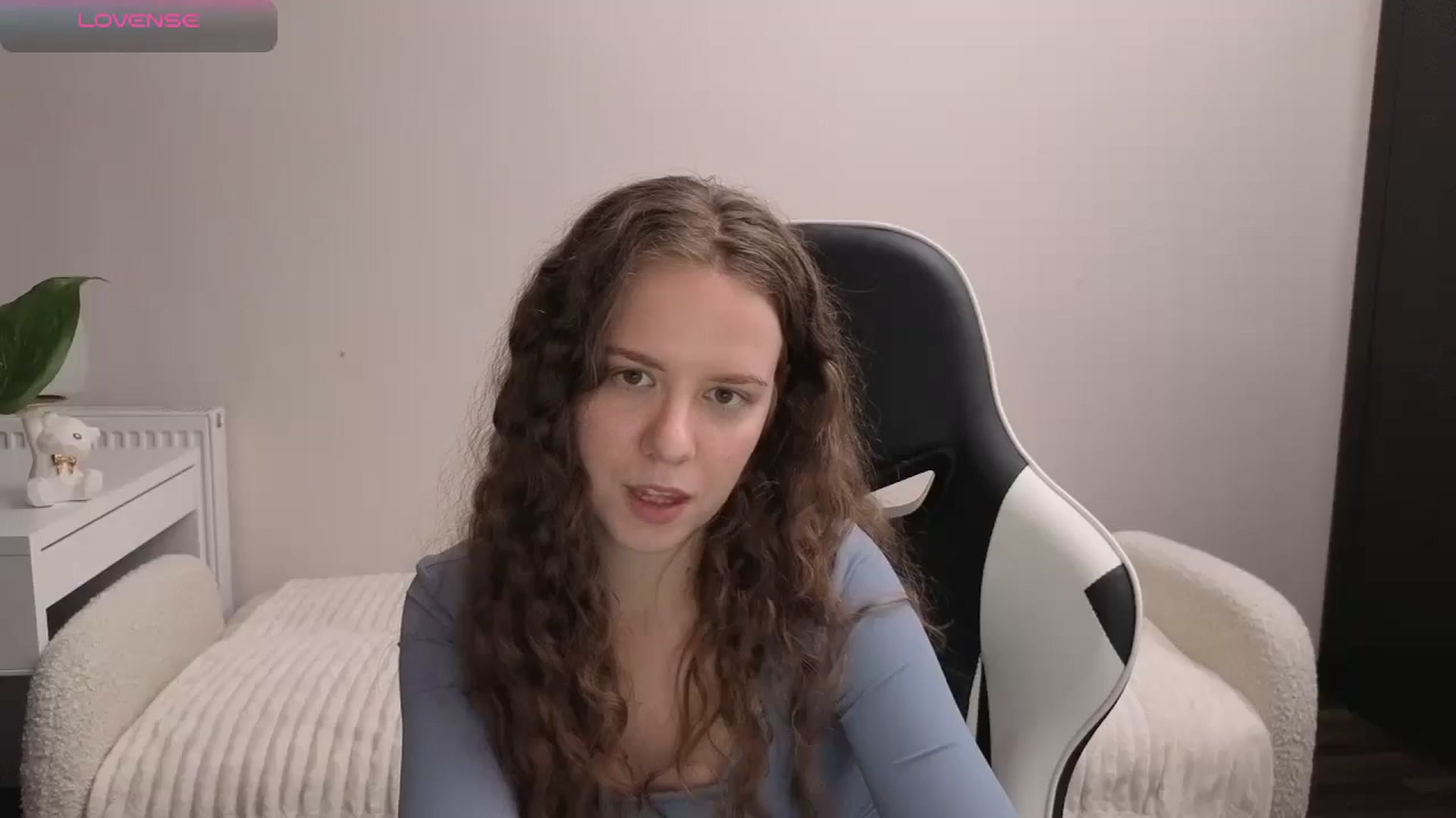 Gallery image thumbnail from BlueFlowerr's myfreecams stream on, 11/19/2025, 20:50 image 10 of 20