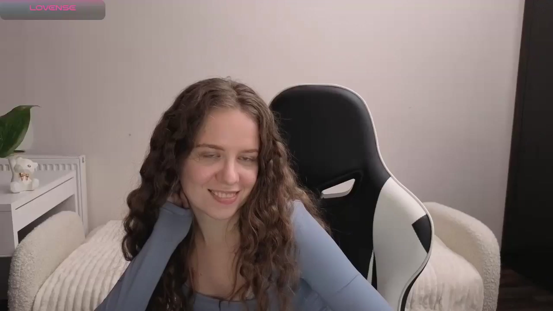 Gallery image thumbnail from BlueFlowerr's myfreecams stream on, 11/19/2025, 20:50 image 1 of 20